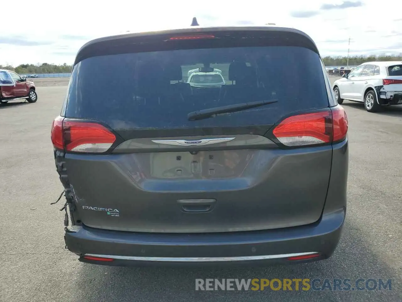 6 Photograph of a damaged car 2C4RC1BG1KR613428 CHRYSLER PACIFICA 2019