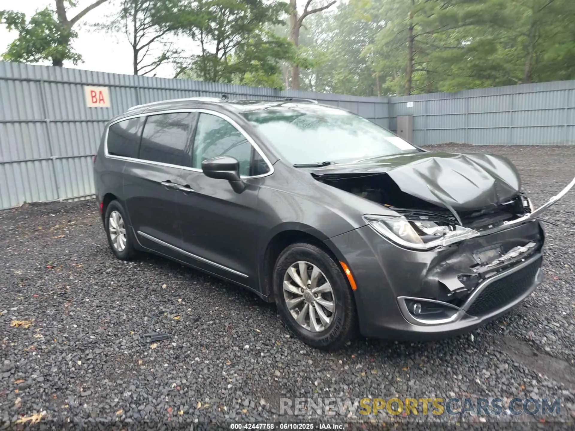 1 Photograph of a damaged car 2C4RC1BG1KR651984 CHRYSLER PACIFICA 2019
