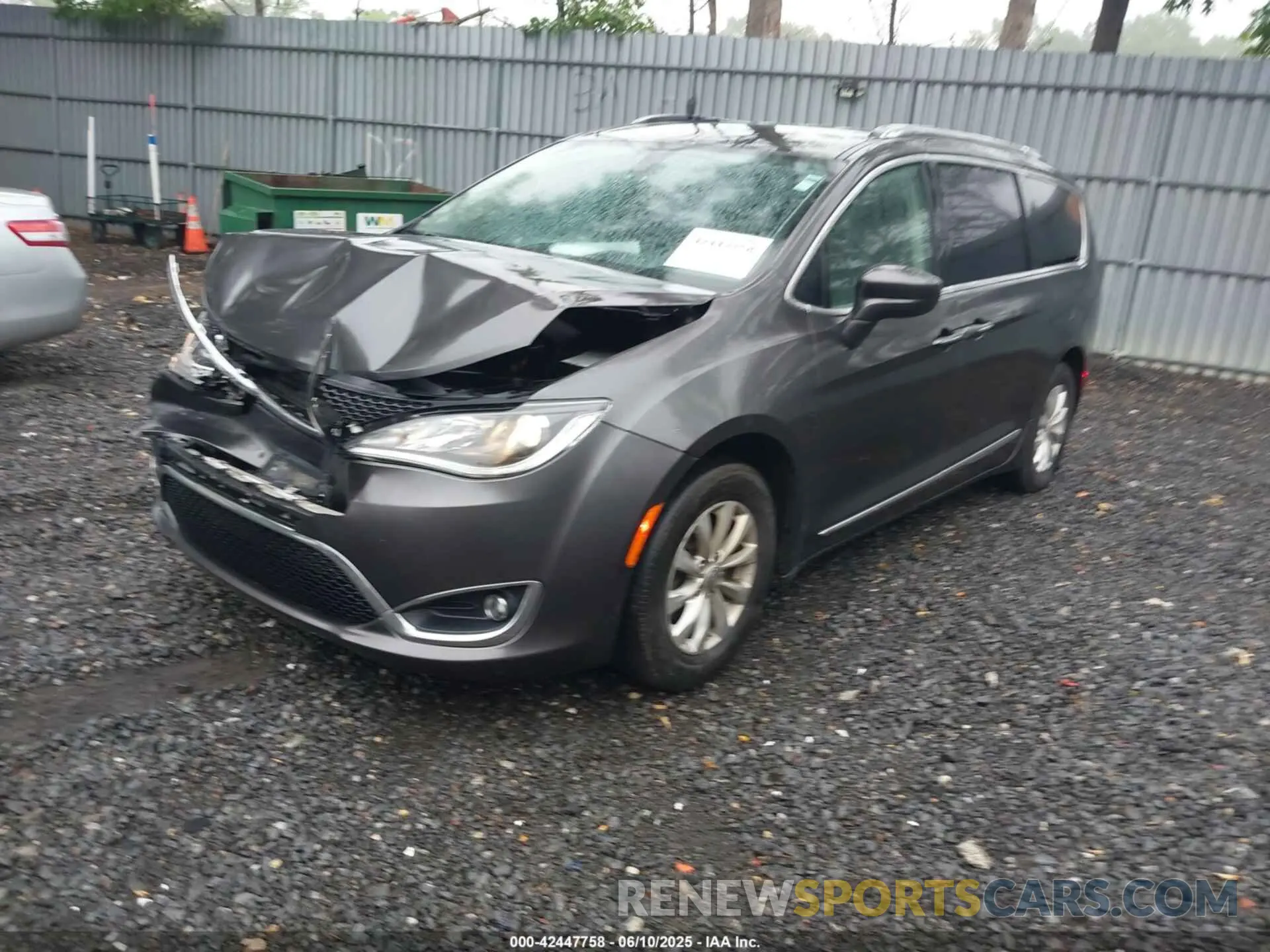 2 Photograph of a damaged car 2C4RC1BG1KR651984 CHRYSLER PACIFICA 2019