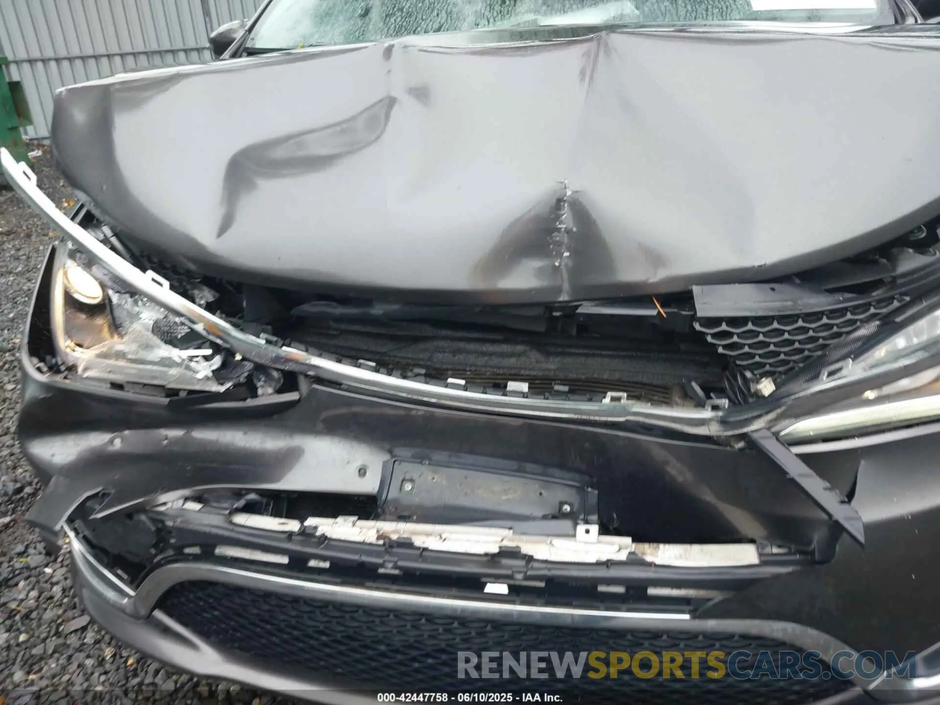 6 Photograph of a damaged car 2C4RC1BG1KR651984 CHRYSLER PACIFICA 2019