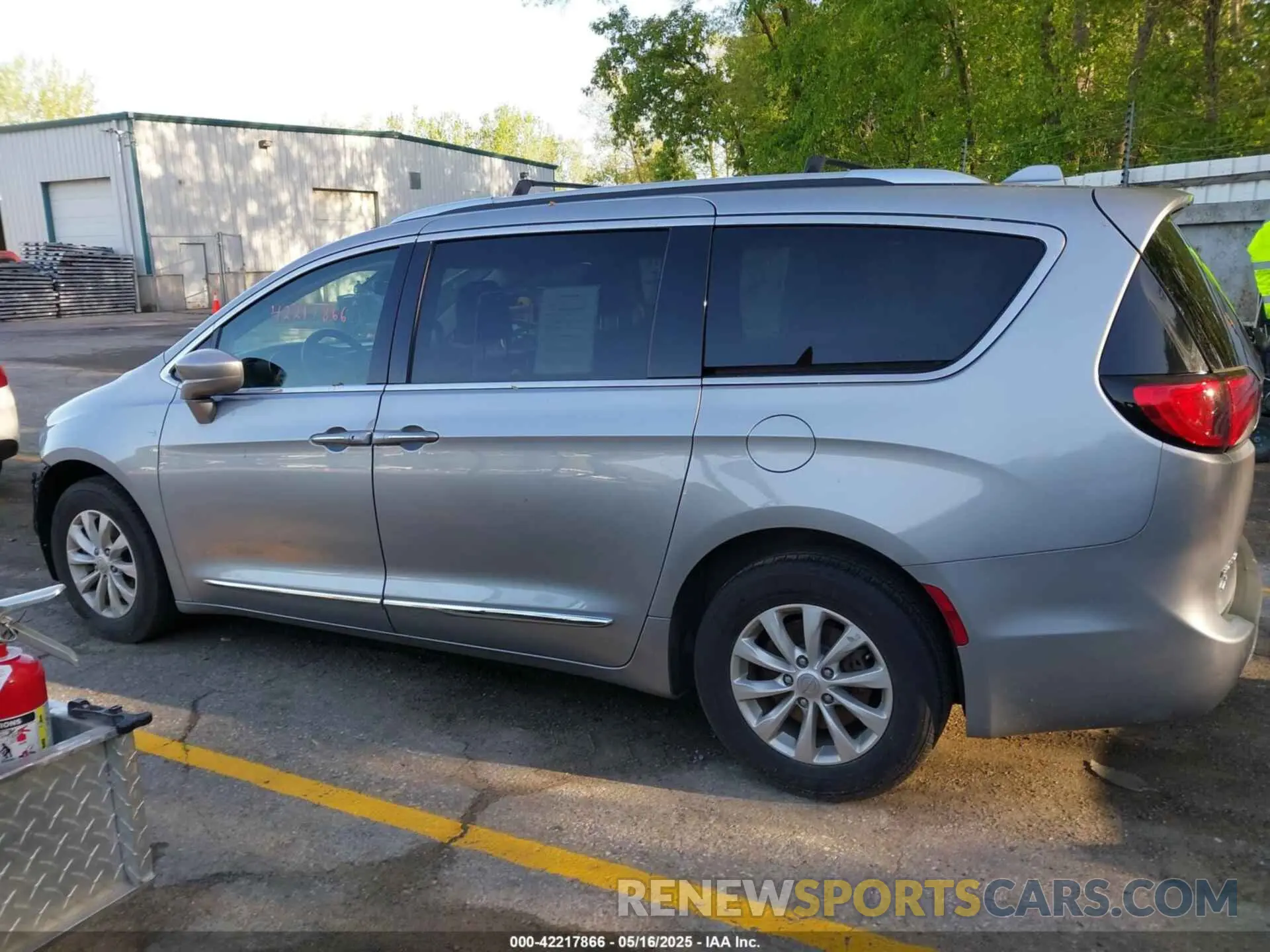 14 Фотография поврежденного автомобиля 2C4RC1BG1KR665917 CHRYSLER PACIFICA 2019