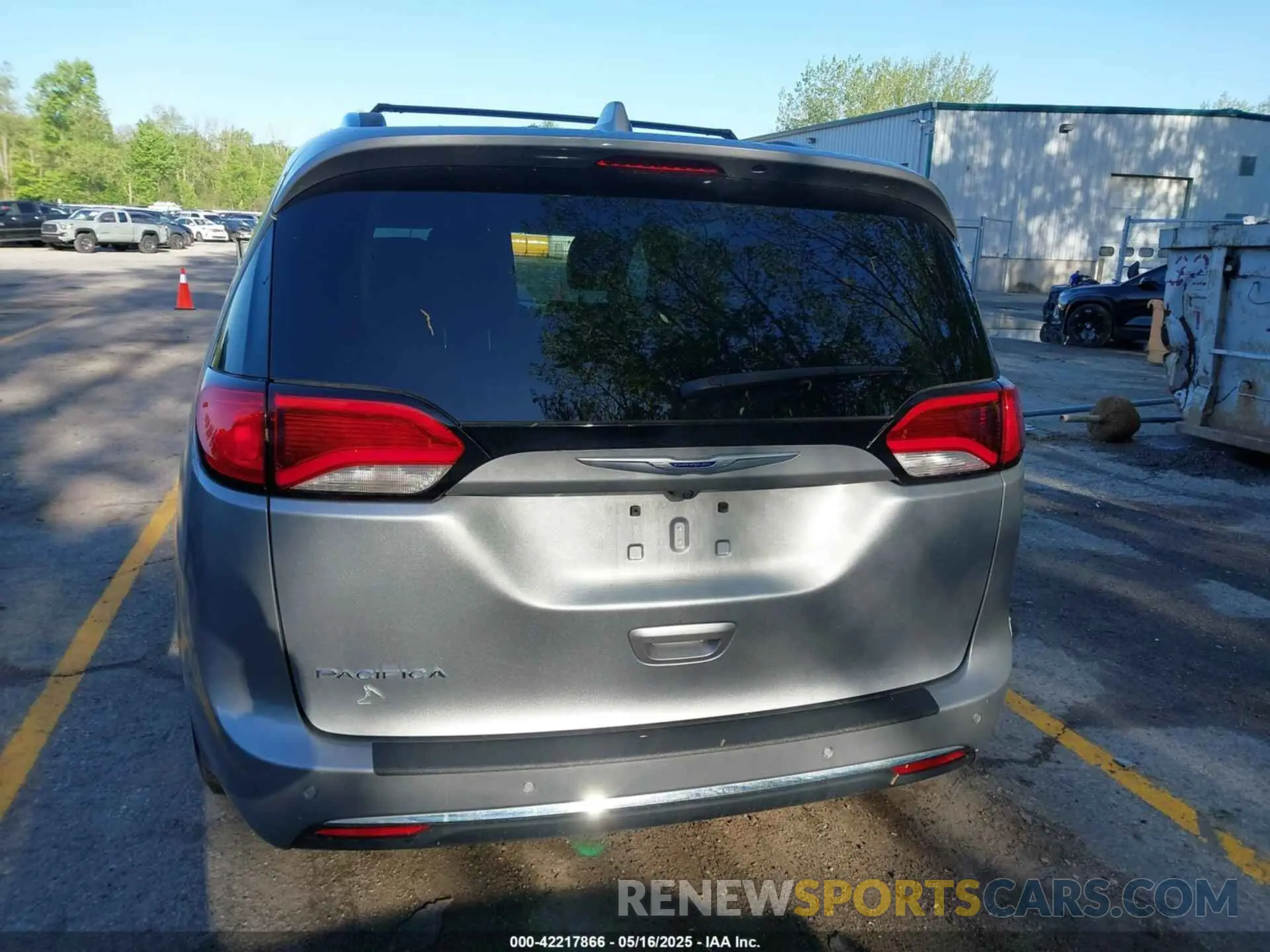 16 Фотография поврежденного автомобиля 2C4RC1BG1KR665917 CHRYSLER PACIFICA 2019