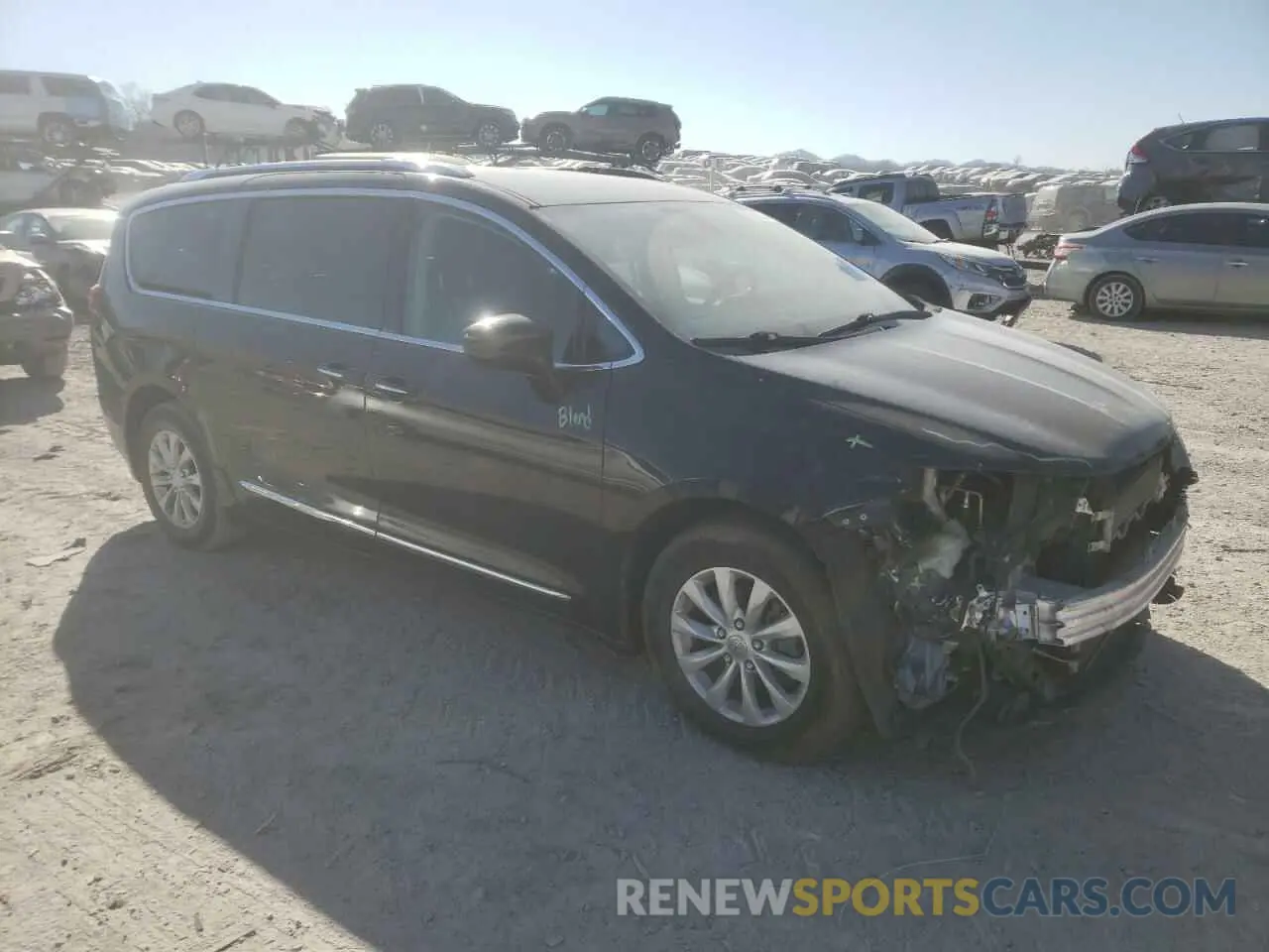 4 Photograph of a damaged car 2C4RC1BG1KR698285 CHRYSLER PACIFICA 2019