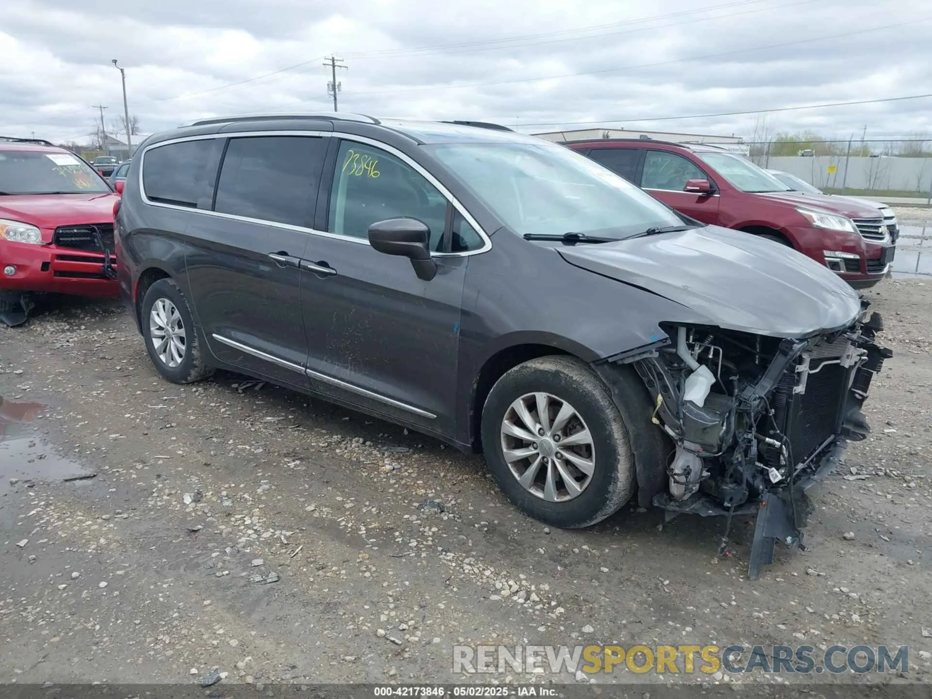 1 Photograph of a damaged car 2C4RC1BG1KR715411 CHRYSLER PACIFICA 2019