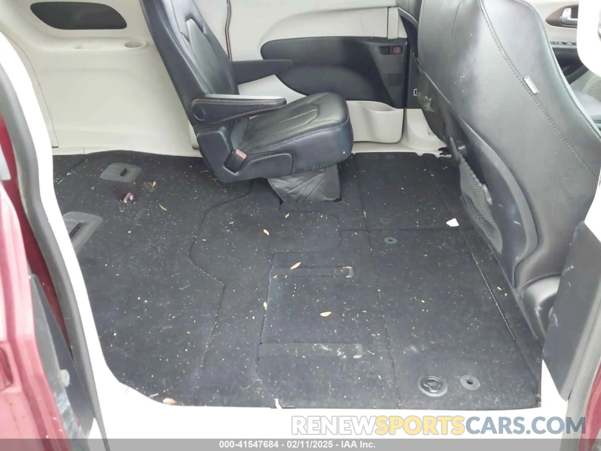8 Фотография поврежденного автомобиля 2C4RC1BG1KR730880 CHRYSLER PACIFICA 2019