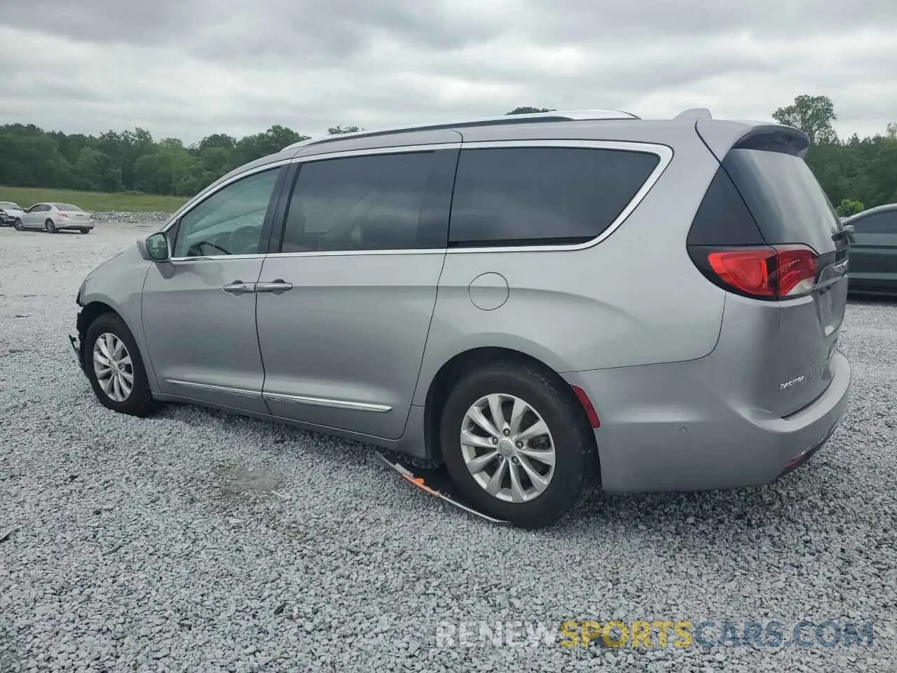 2 Фотография поврежденного автомобиля 2C4RC1BG2KR528422 CHRYSLER PACIFICA 2019