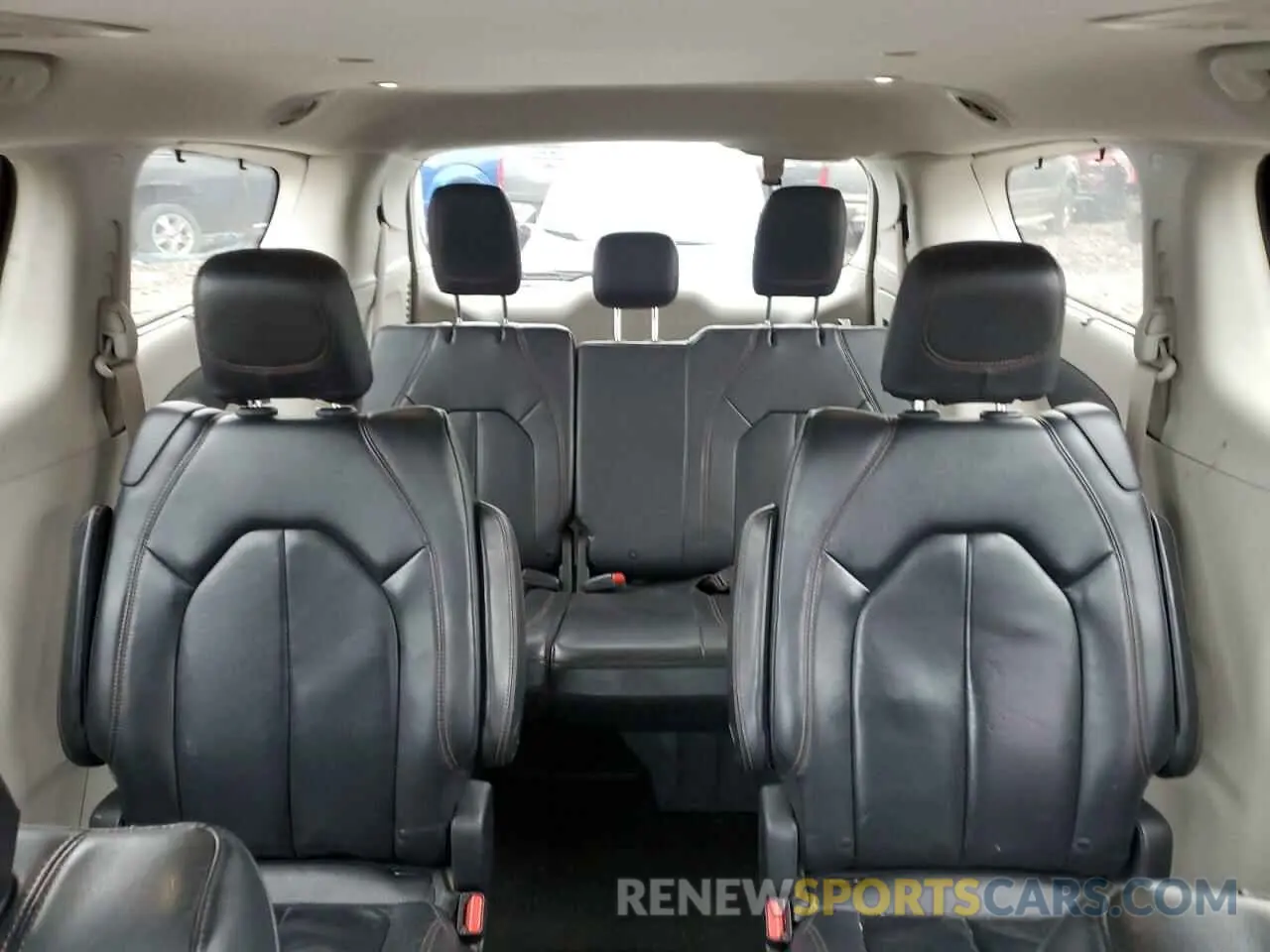 10 Photograph of a damaged car 2C4RC1BG2KR680569 CHRYSLER PACIFICA 2019