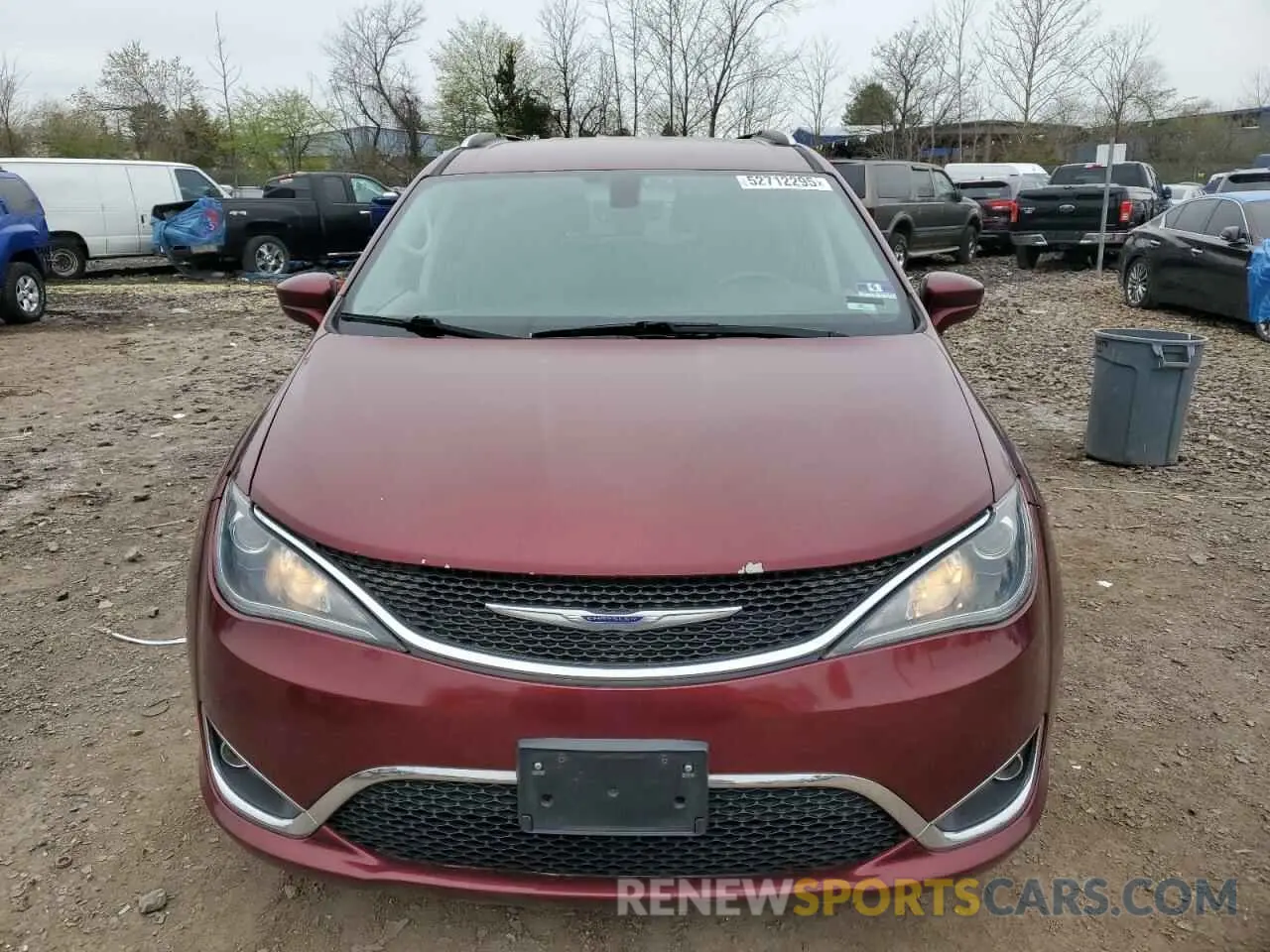 5 Photograph of a damaged car 2C4RC1BG2KR680569 CHRYSLER PACIFICA 2019