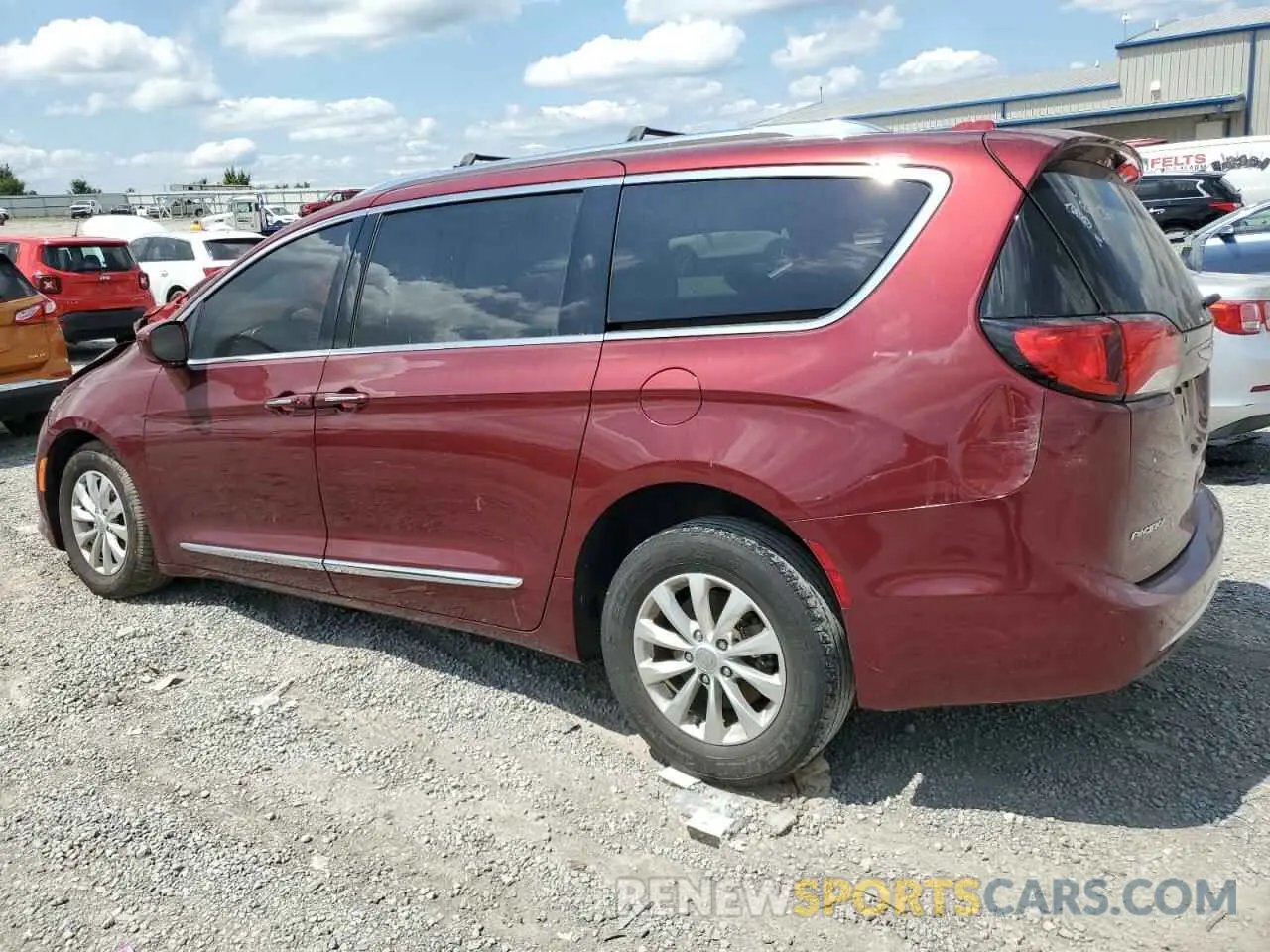 2 Фотография поврежденного автомобиля 2C4RC1BG2KR685769 CHRYSLER PACIFICA 2019