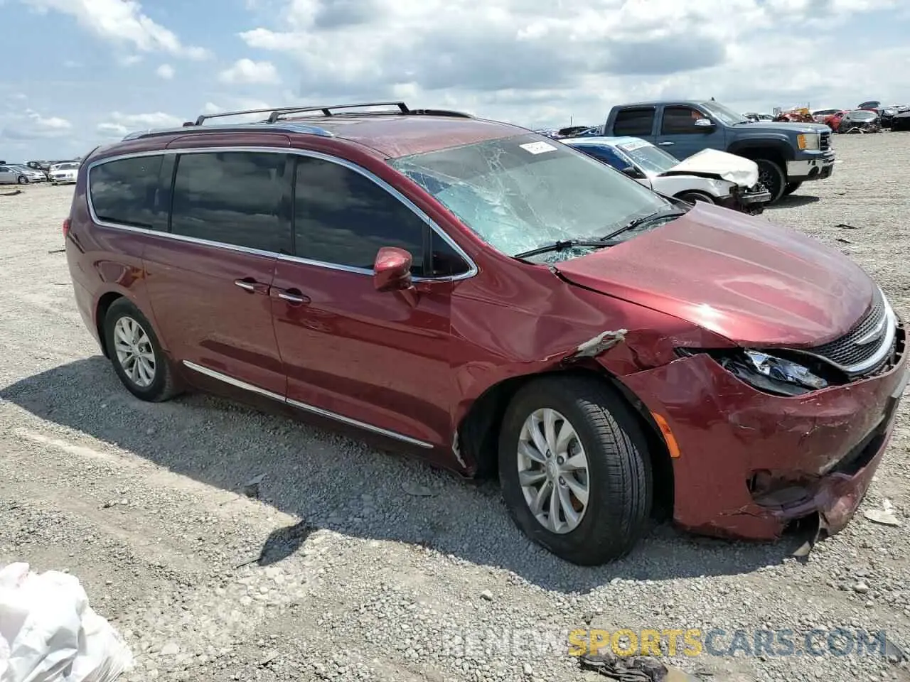 4 Фотография поврежденного автомобиля 2C4RC1BG2KR685769 CHRYSLER PACIFICA 2019