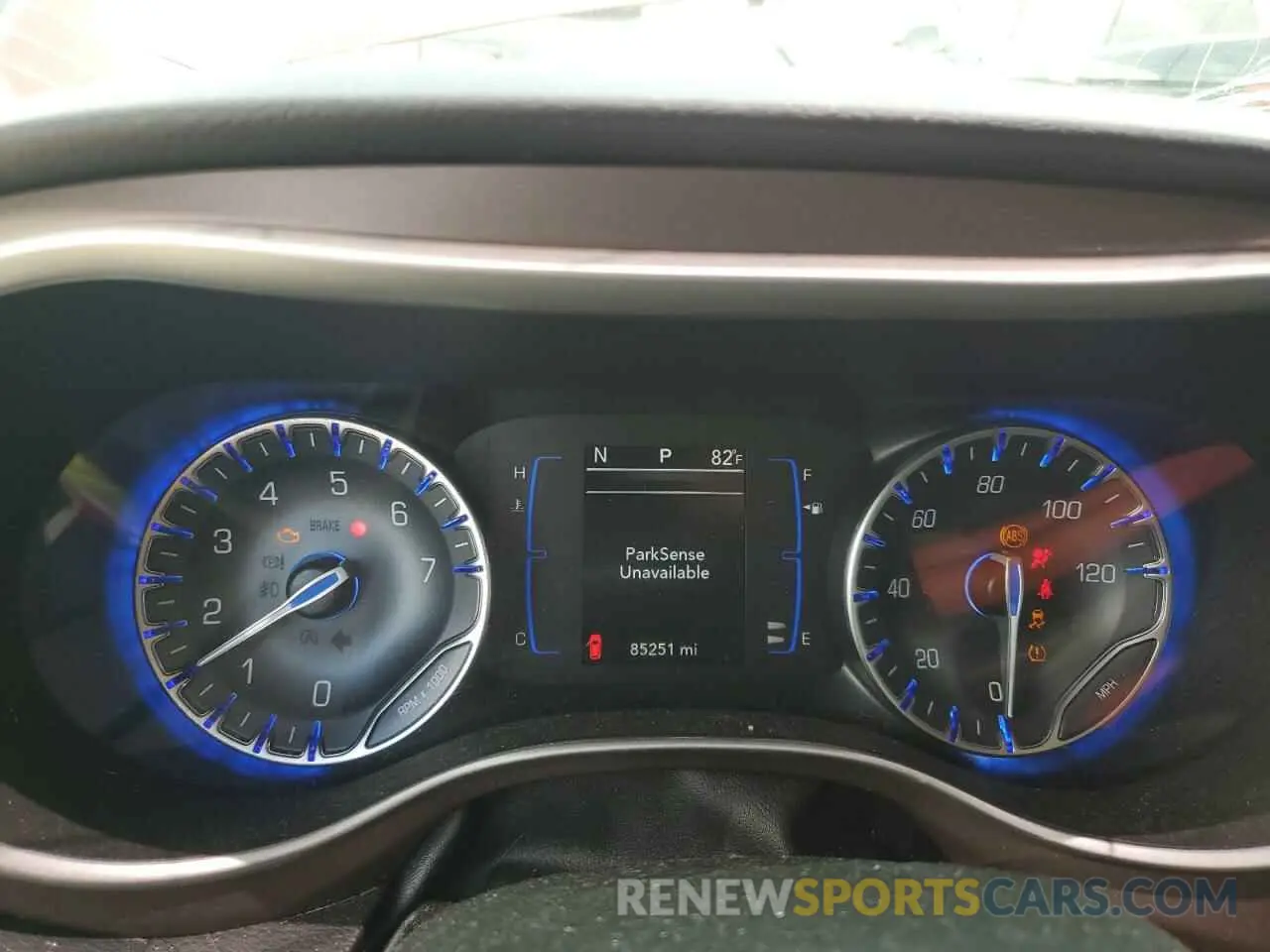 9 Фотография поврежденного автомобиля 2C4RC1BG2KR685769 CHRYSLER PACIFICA 2019