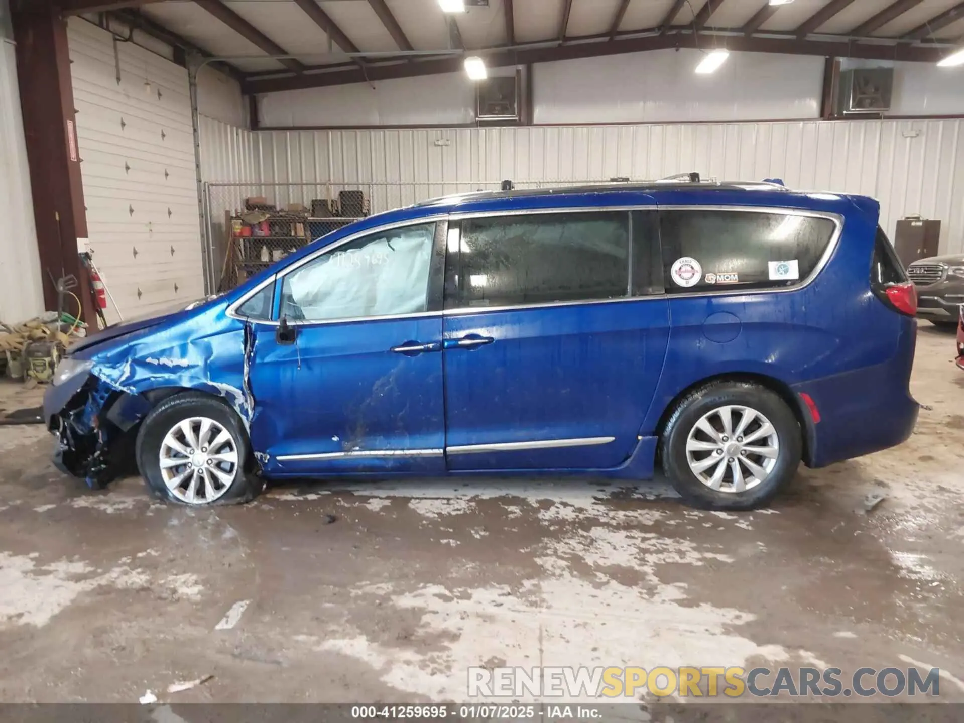 14 Фотография поврежденного автомобиля 2C4RC1BG3KR589018 CHRYSLER PACIFICA 2019