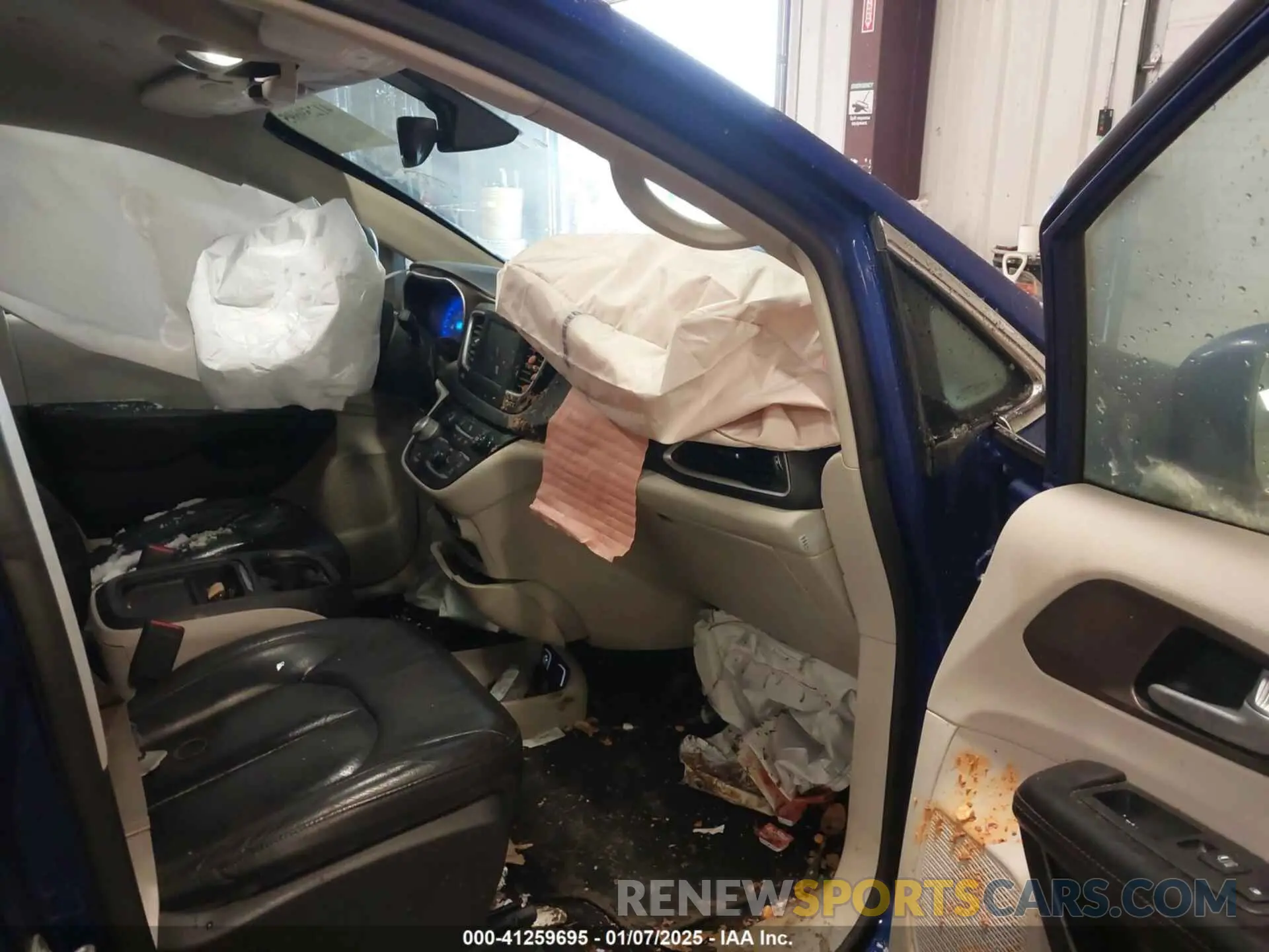 5 Фотография поврежденного автомобиля 2C4RC1BG3KR589018 CHRYSLER PACIFICA 2019