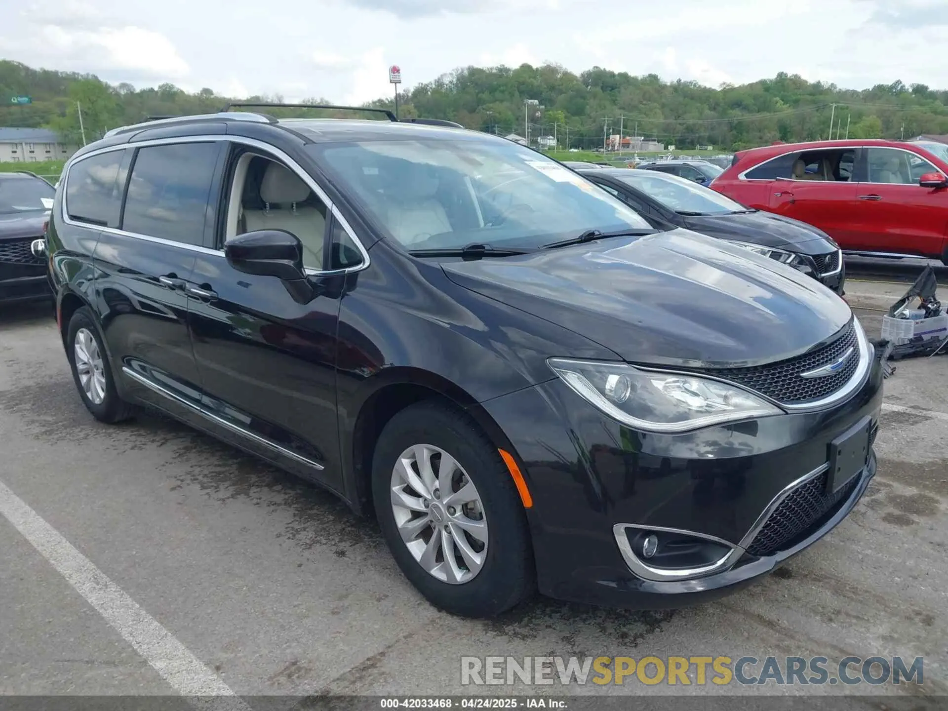 1 Фотография поврежденного автомобиля 2C4RC1BG3KR597314 CHRYSLER PACIFICA 2019
