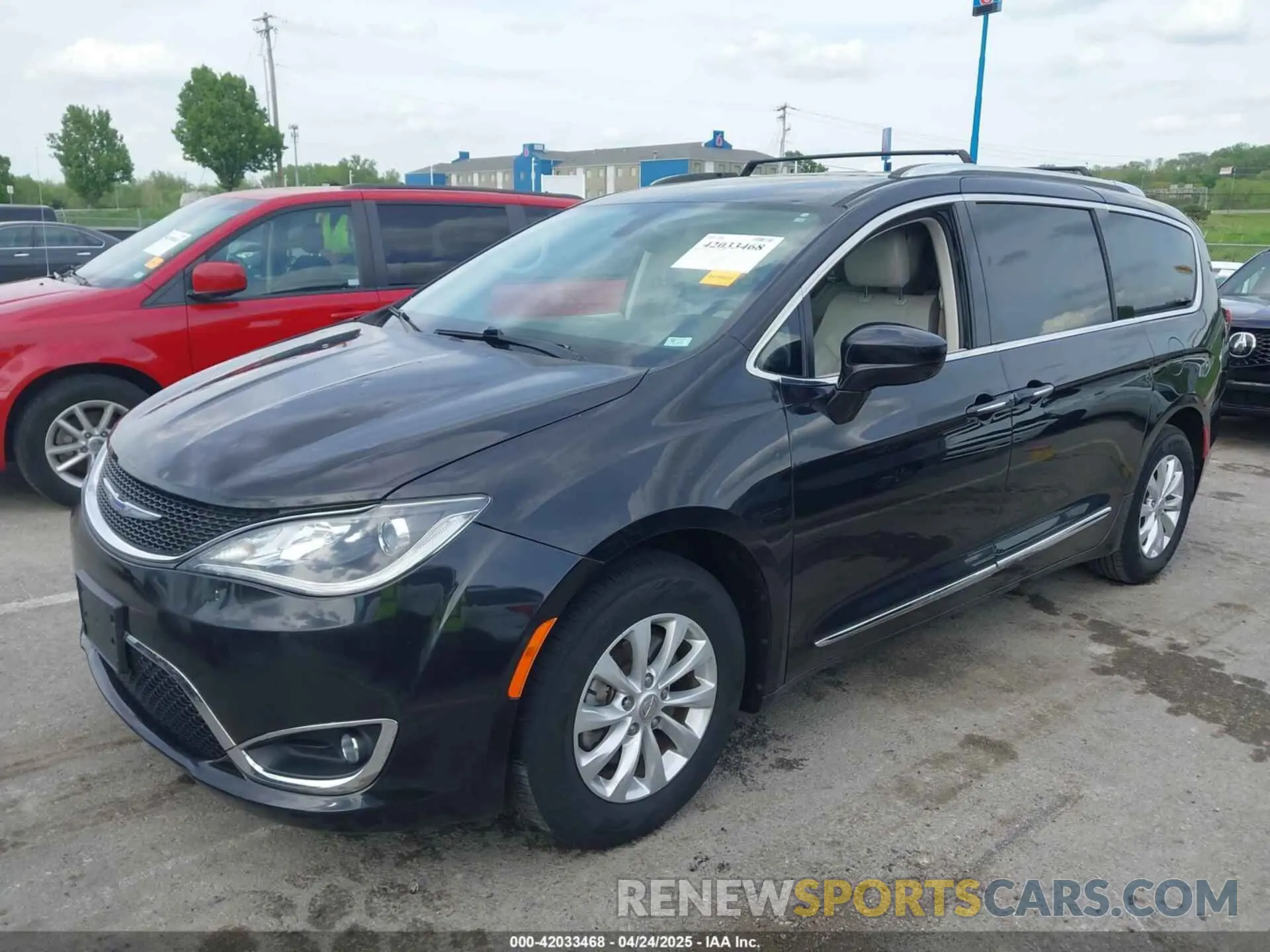 2 Фотография поврежденного автомобиля 2C4RC1BG3KR597314 CHRYSLER PACIFICA 2019