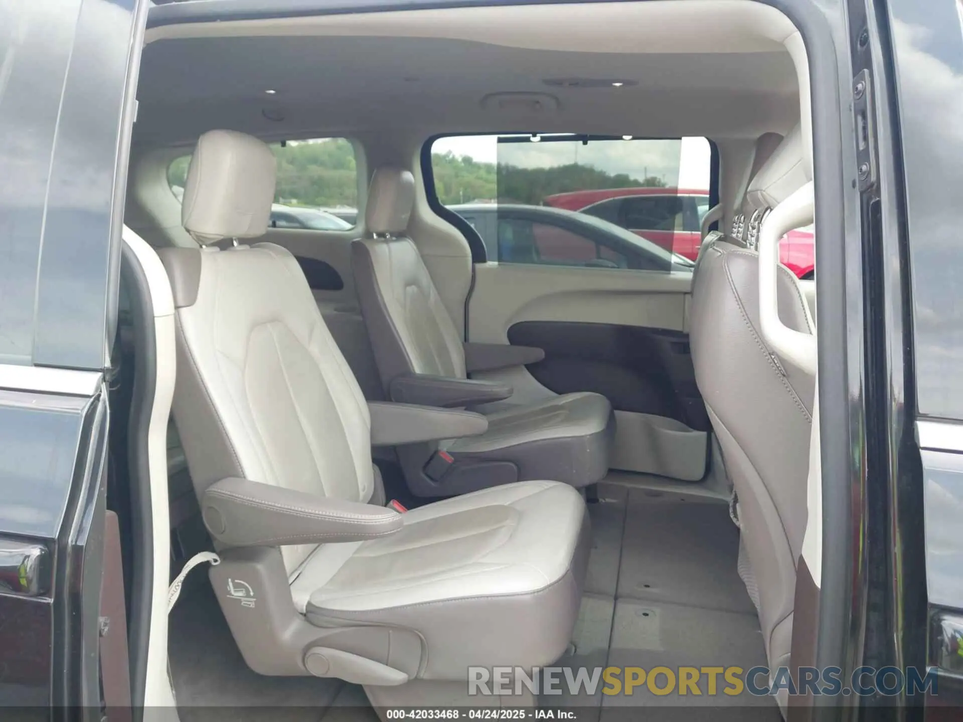 8 Фотография поврежденного автомобиля 2C4RC1BG3KR597314 CHRYSLER PACIFICA 2019
