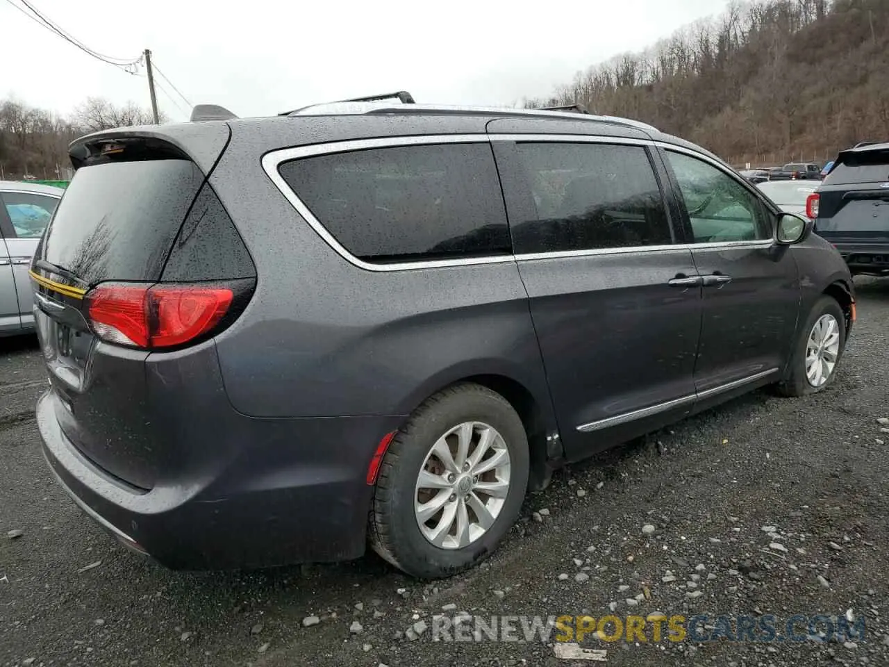 3 Photograph of a damaged car 2C4RC1BG4KR526283 CHRYSLER PACIFICA 2019