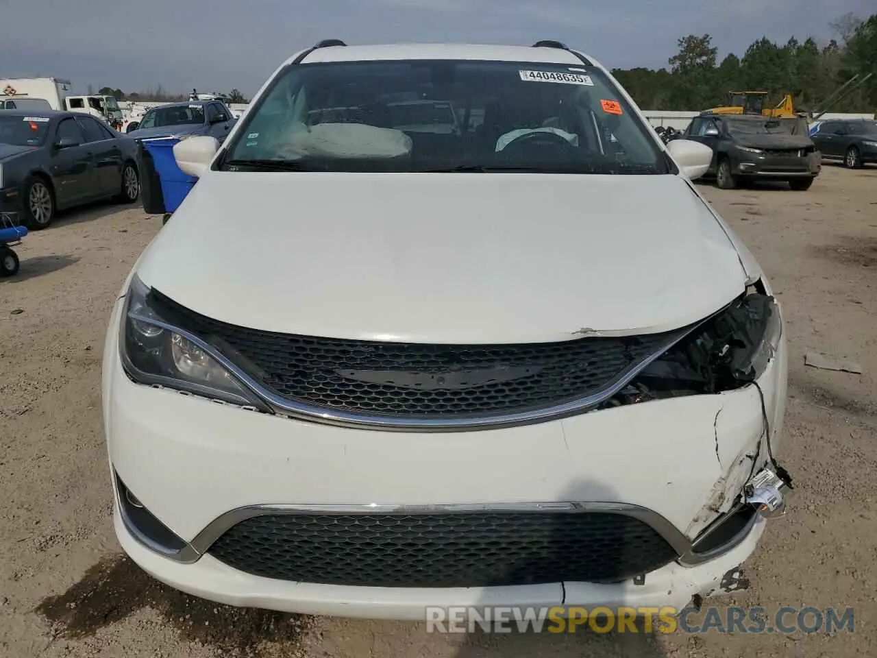 5 Photograph of a damaged car 2C4RC1BG4KR537378 CHRYSLER PACIFICA 2019