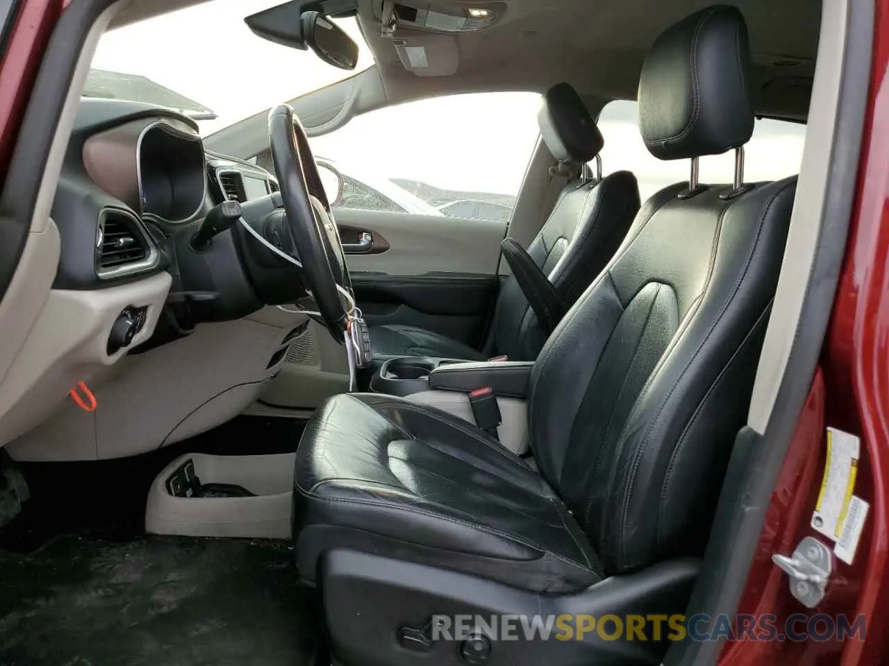7 Photograph of a damaged car 2C4RC1BG4KR651400 CHRYSLER PACIFICA 2019
