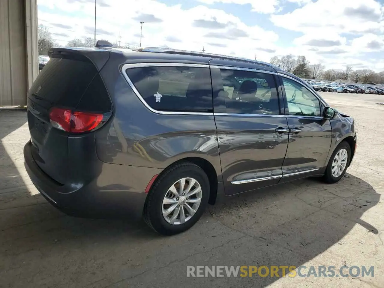 3 Photograph of a damaged car 2C4RC1BG4KR651557 CHRYSLER PACIFICA 2019