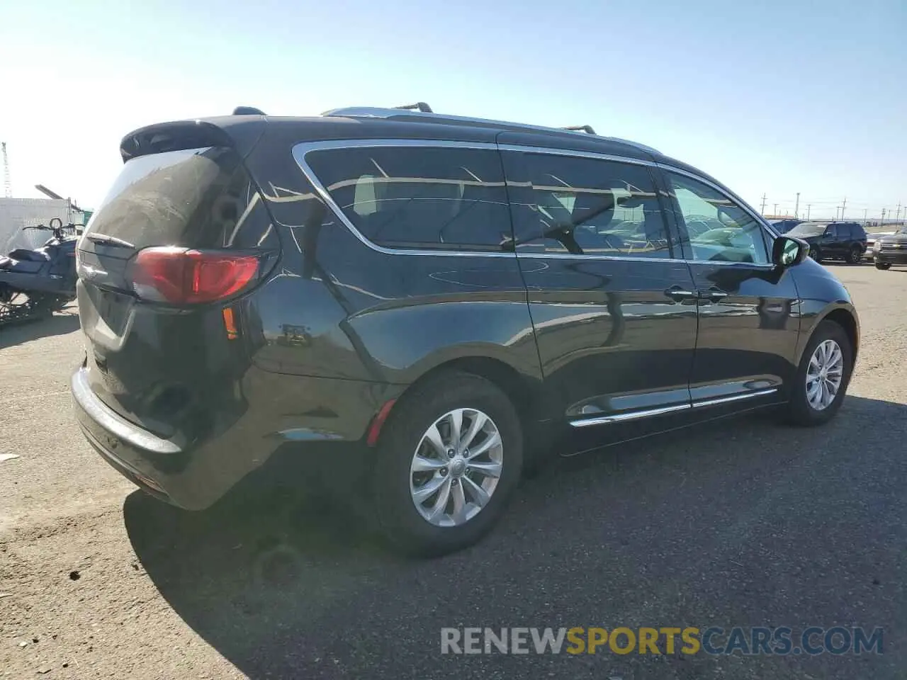 3 Photograph of a damaged car 2C4RC1BG5KR537728 CHRYSLER PACIFICA 2019