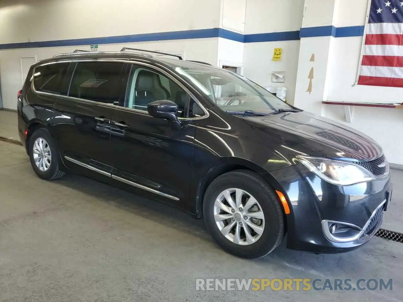4 Photograph of a damaged car 2C4RC1BG5KR537728 CHRYSLER PACIFICA 2019