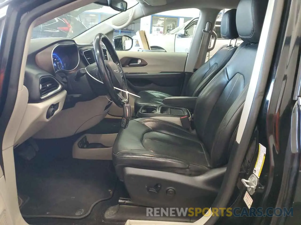 7 Photograph of a damaged car 2C4RC1BG5KR537728 CHRYSLER PACIFICA 2019