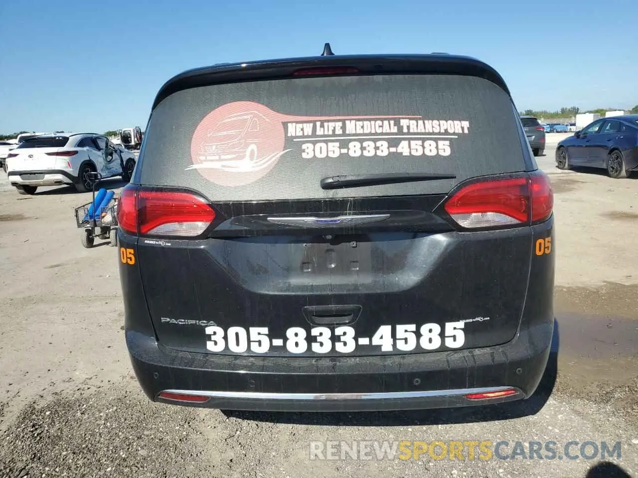 6 Photograph of a damaged car 2C4RC1BG5KR561043 CHRYSLER PACIFICA 2019