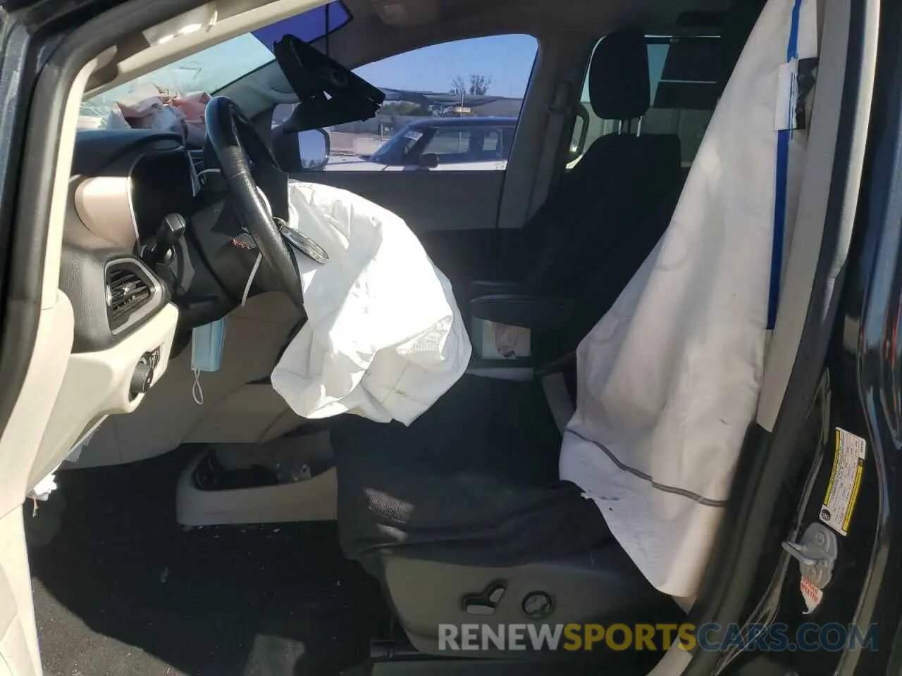 7 Photograph of a damaged car 2C4RC1BG5KR561043 CHRYSLER PACIFICA 2019