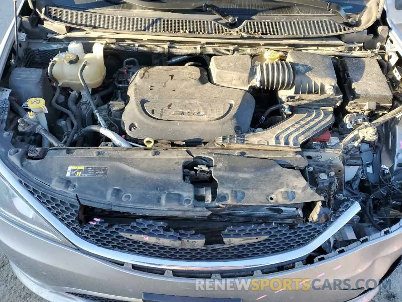 12 Photograph of a damaged car 2C4RC1BG6KR539827 CHRYSLER PACIFICA 2019
