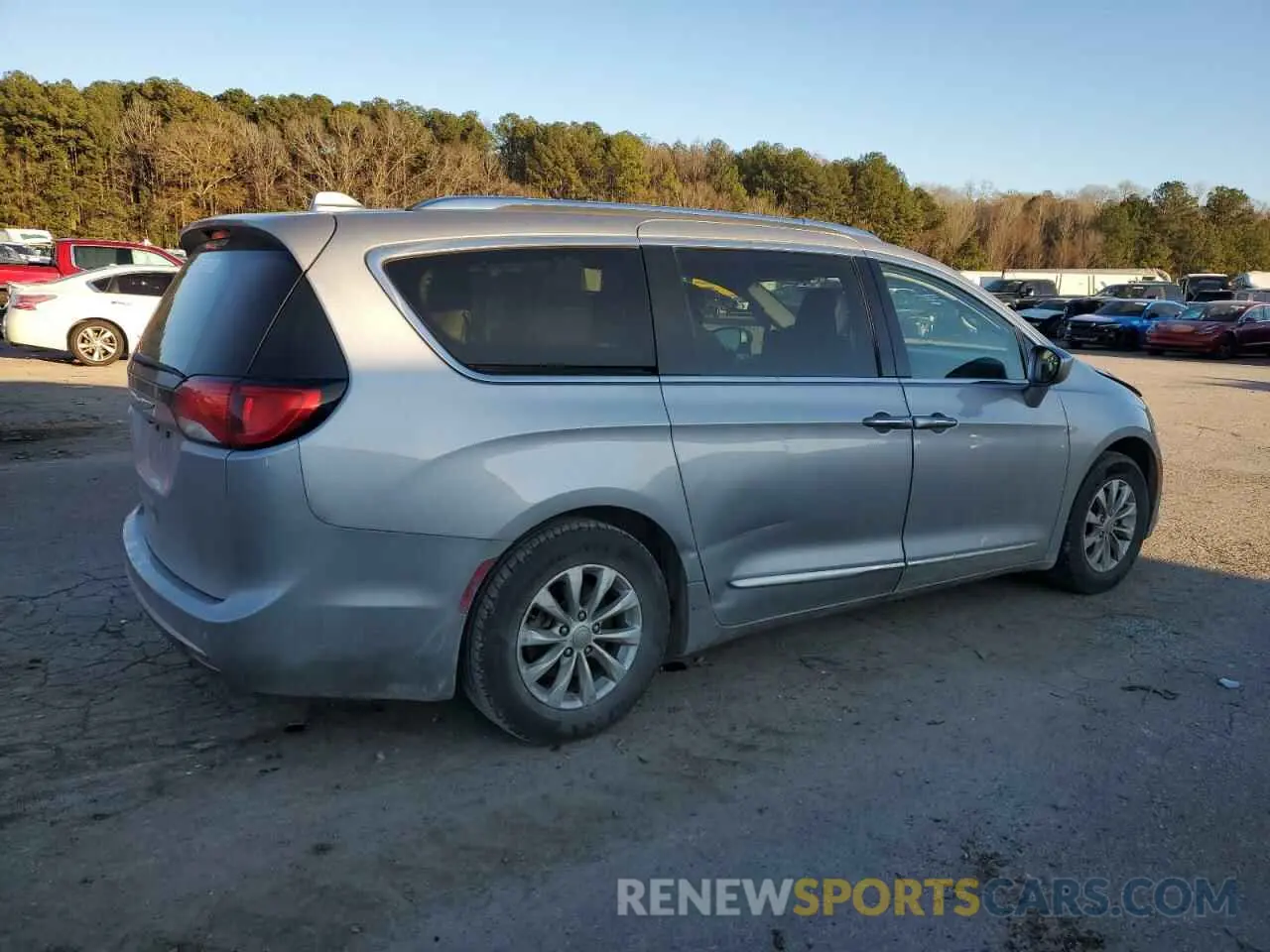 3 Photograph of a damaged car 2C4RC1BG6KR539827 CHRYSLER PACIFICA 2019