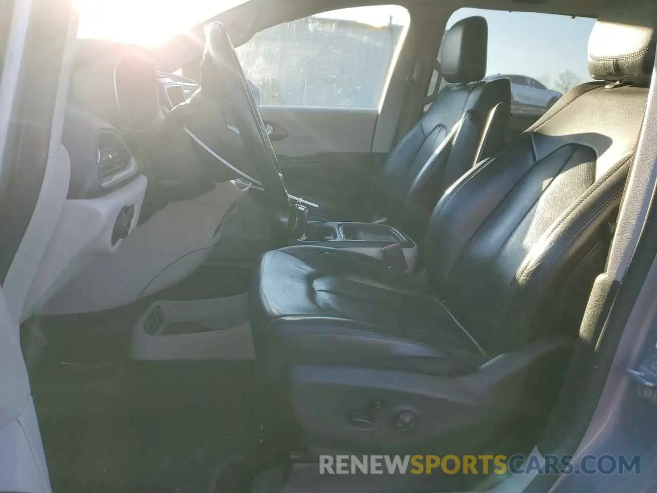 7 Photograph of a damaged car 2C4RC1BG6KR539827 CHRYSLER PACIFICA 2019
