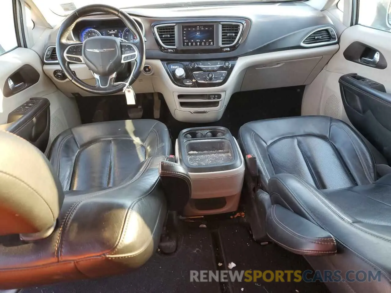 8 Photograph of a damaged car 2C4RC1BG6KR539827 CHRYSLER PACIFICA 2019