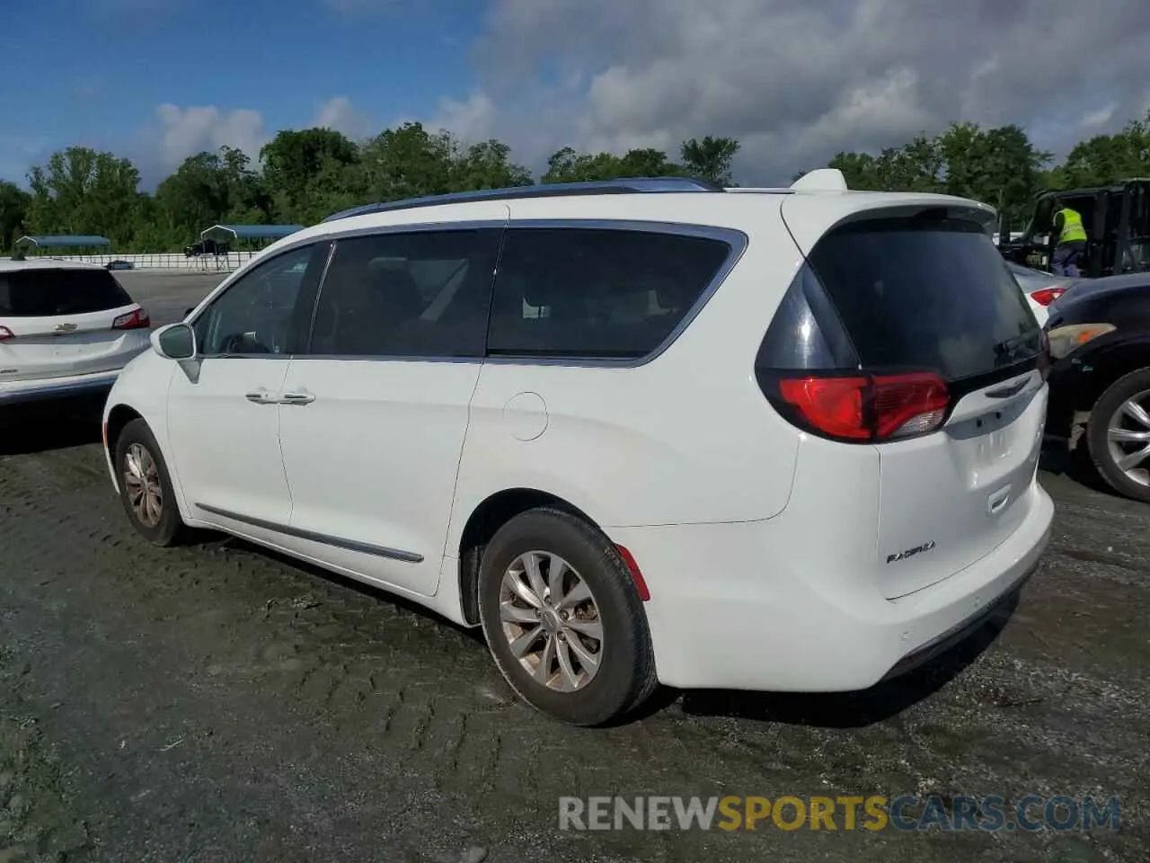 2 Фотография поврежденного автомобиля 2C4RC1BG6KR548110 CHRYSLER PACIFICA 2019