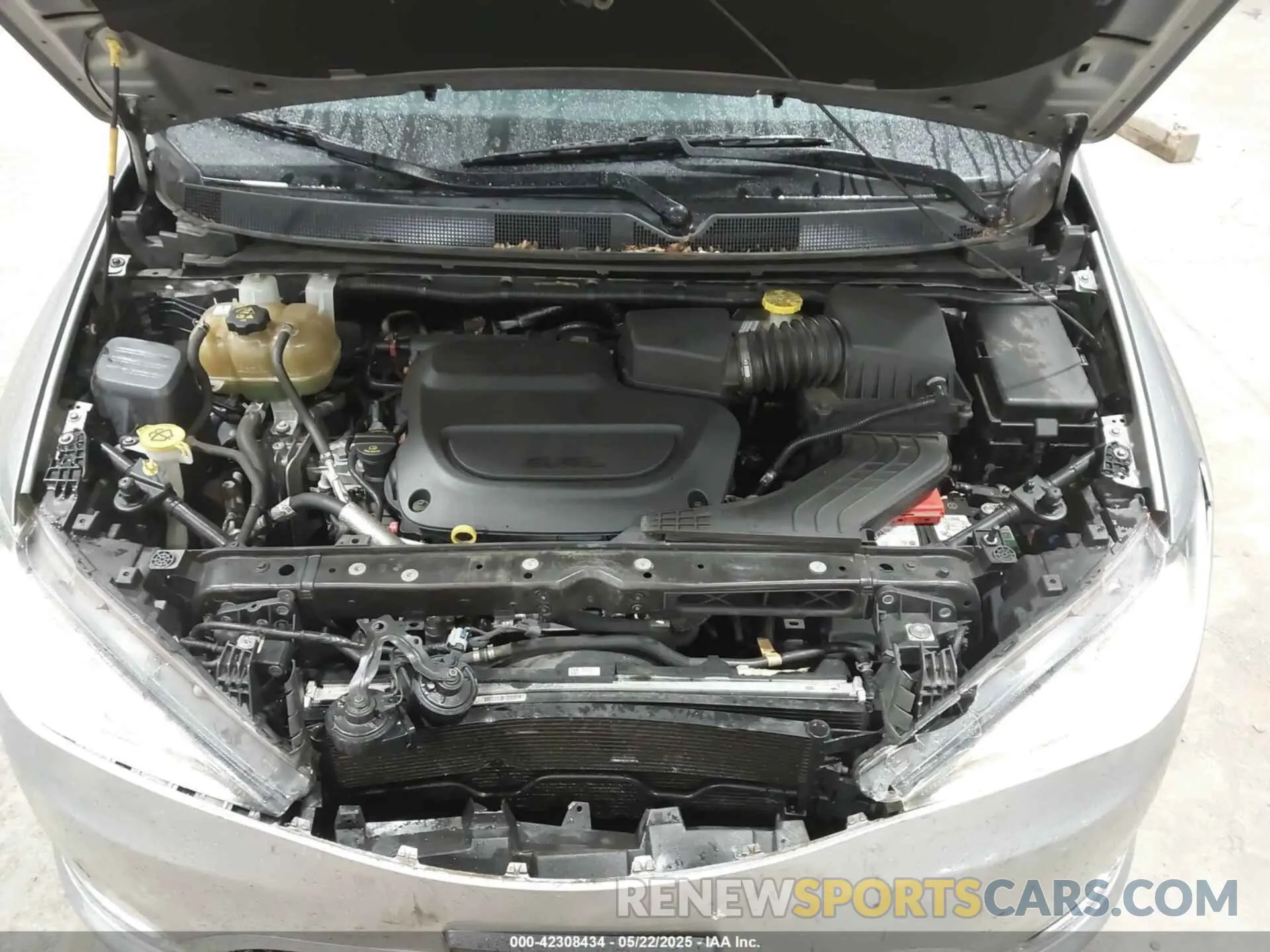 10 Фотография поврежденного автомобиля 2C4RC1BG6KR550276 CHRYSLER PACIFICA 2019