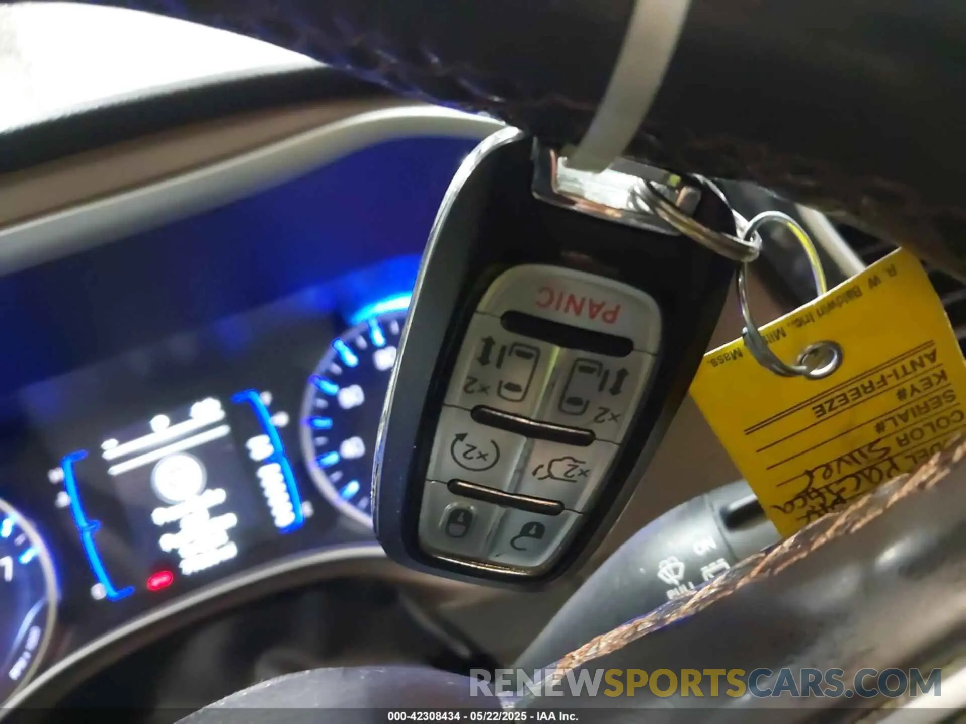 11 Фотография поврежденного автомобиля 2C4RC1BG6KR550276 CHRYSLER PACIFICA 2019