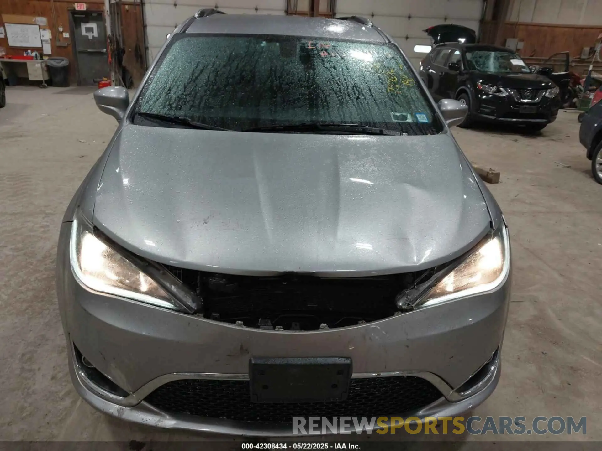 6 Фотография поврежденного автомобиля 2C4RC1BG6KR550276 CHRYSLER PACIFICA 2019
