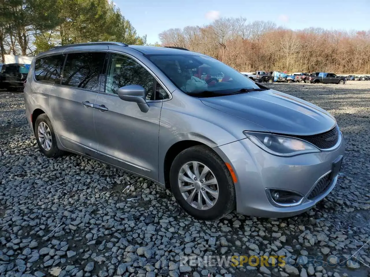 4 Фотография поврежденного автомобиля 2C4RC1BG6KR668313 CHRYSLER PACIFICA 2019