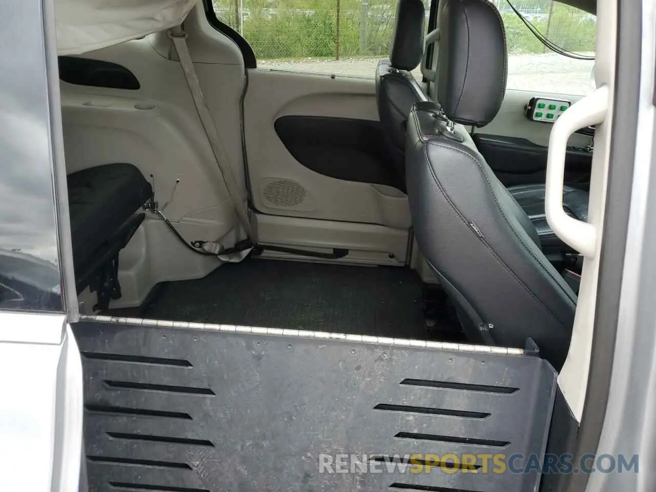 10 Фотография поврежденного автомобиля 2C4RC1BG7KR732004 CHRYSLER PACIFICA 2019