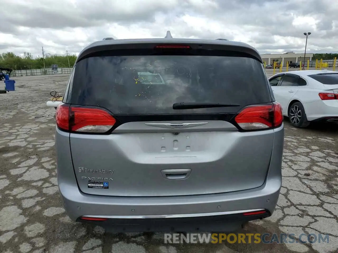 6 Фотография поврежденного автомобиля 2C4RC1BG7KR732004 CHRYSLER PACIFICA 2019