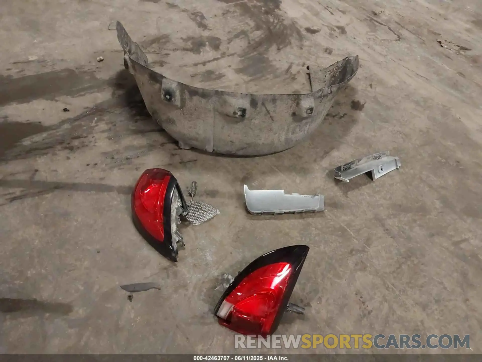 12 Photograph of a damaged car 2C4RC1BG9KR508541 CHRYSLER PACIFICA 2019
