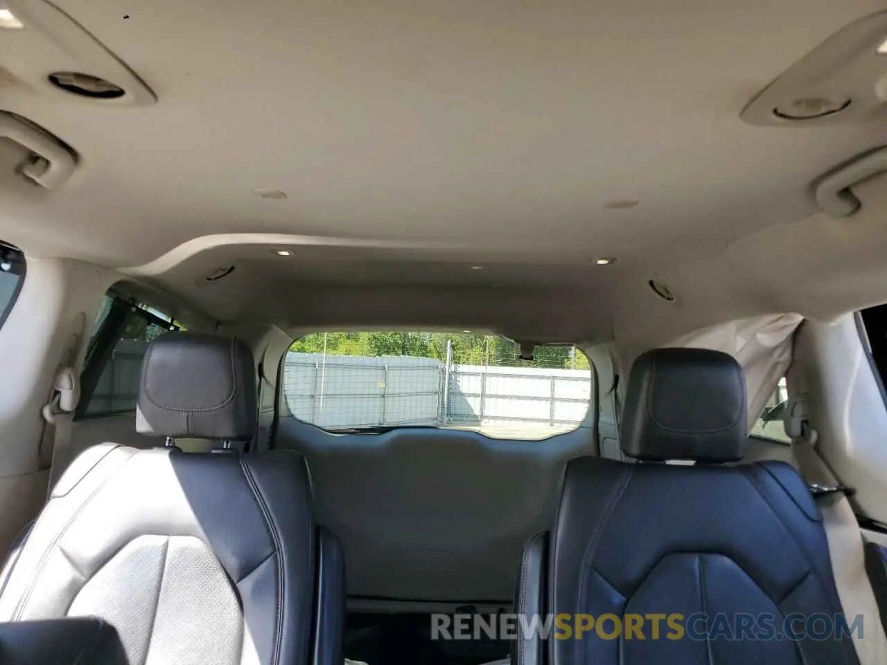 10 Фотография поврежденного автомобиля 2C4RC1BG9KR732456 CHRYSLER PACIFICA 2019