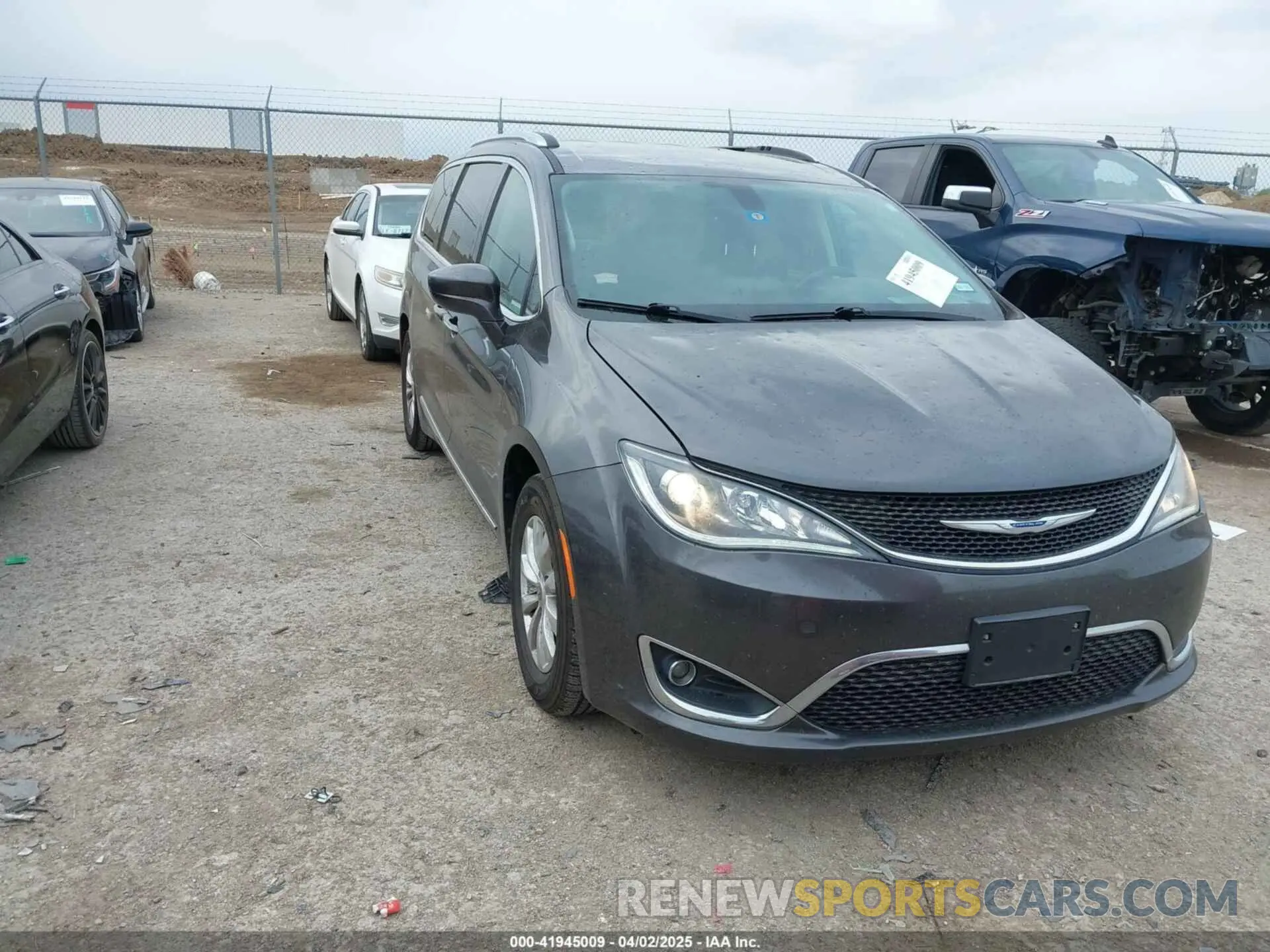 1 Фотография поврежденного автомобиля 2C4RC1BGXKR526286 CHRYSLER PACIFICA 2019