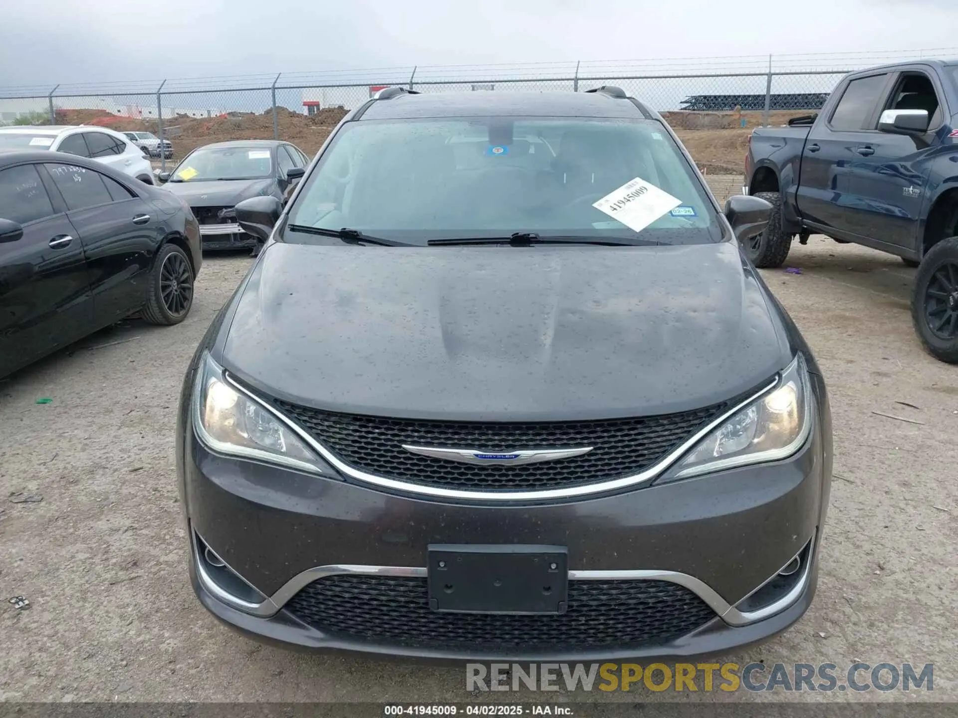 12 Фотография поврежденного автомобиля 2C4RC1BGXKR526286 CHRYSLER PACIFICA 2019