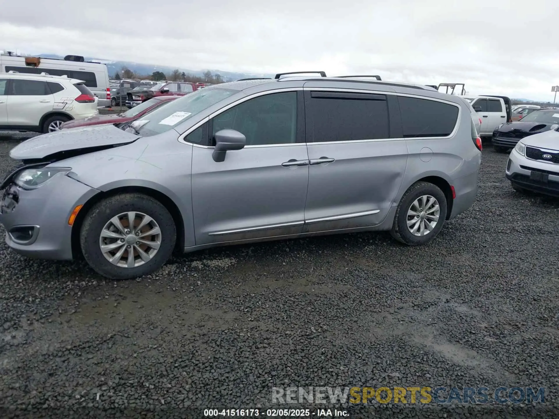 14 Фотография поврежденного автомобиля 2C4RC1BGXKR561510 CHRYSLER PACIFICA 2019