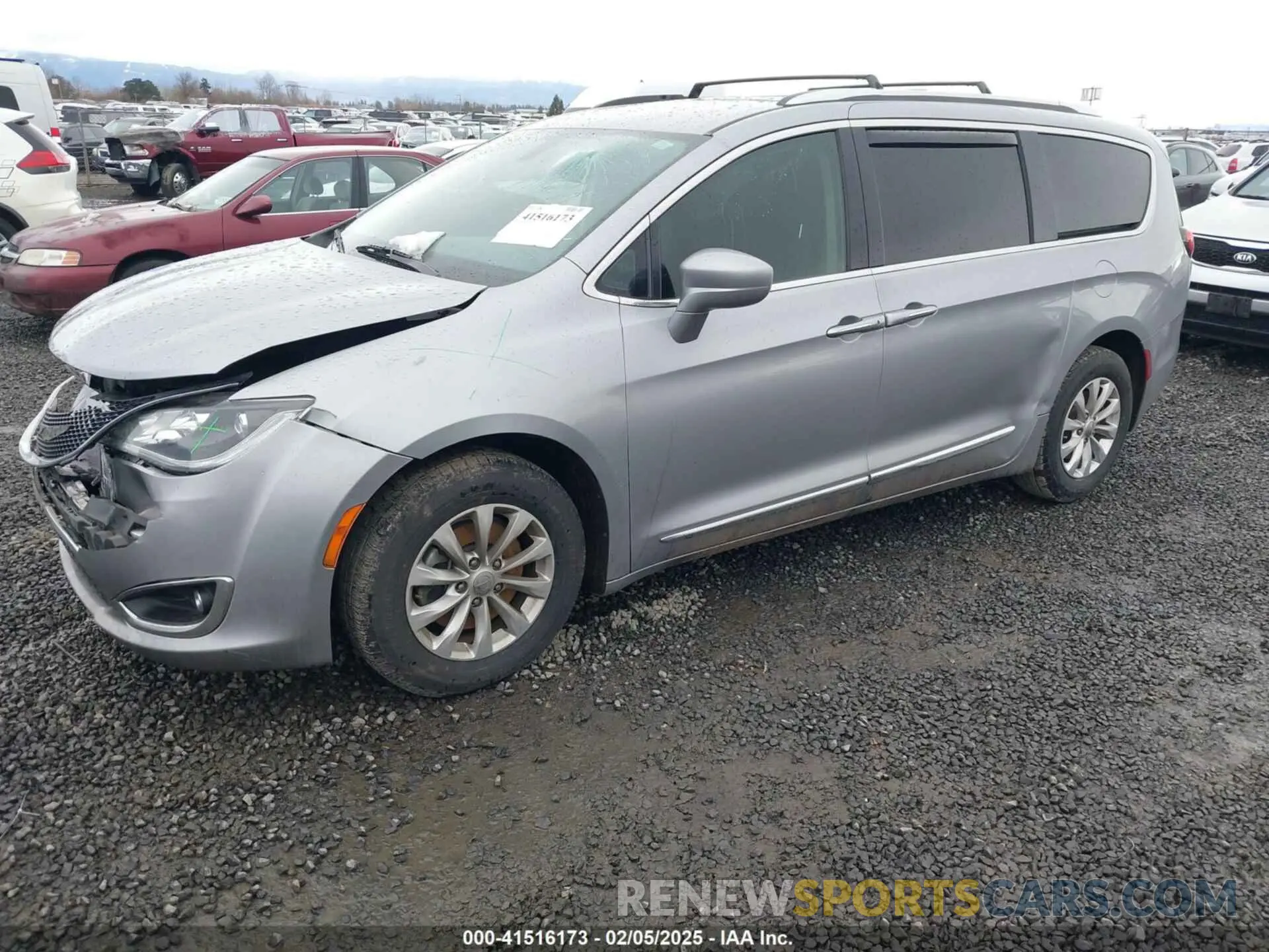 2 Фотография поврежденного автомобиля 2C4RC1BGXKR561510 CHRYSLER PACIFICA 2019