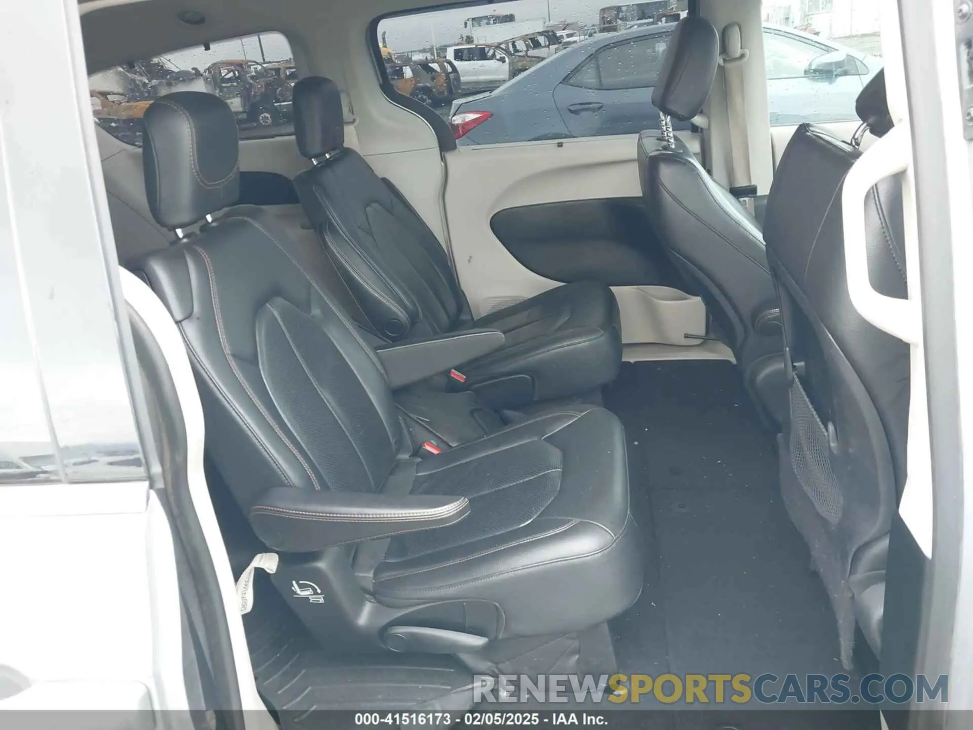 8 Фотография поврежденного автомобиля 2C4RC1BGXKR561510 CHRYSLER PACIFICA 2019