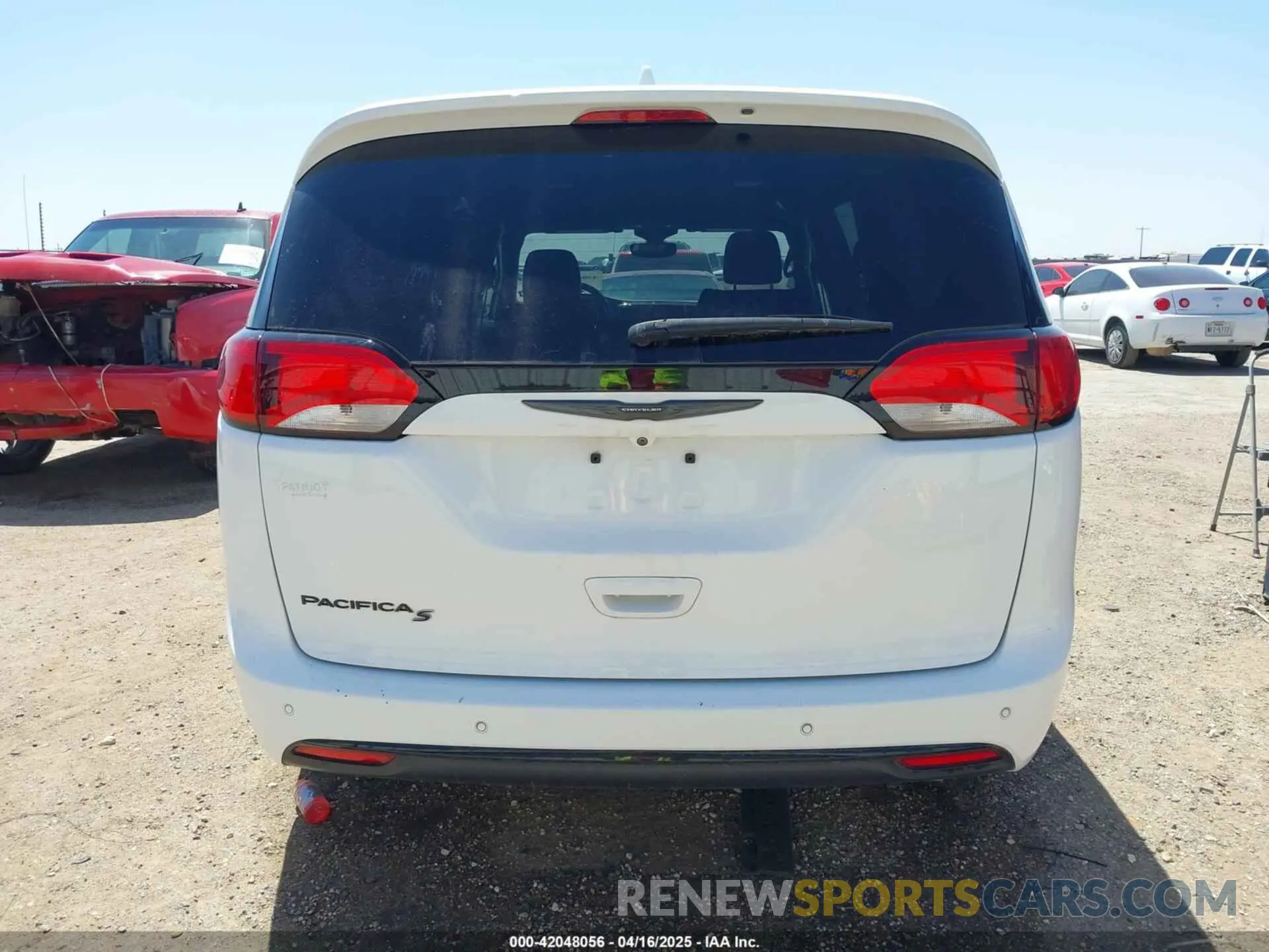 15 Фотография поврежденного автомобиля 2C4RC1BGXKR567162 CHRYSLER PACIFICA 2019