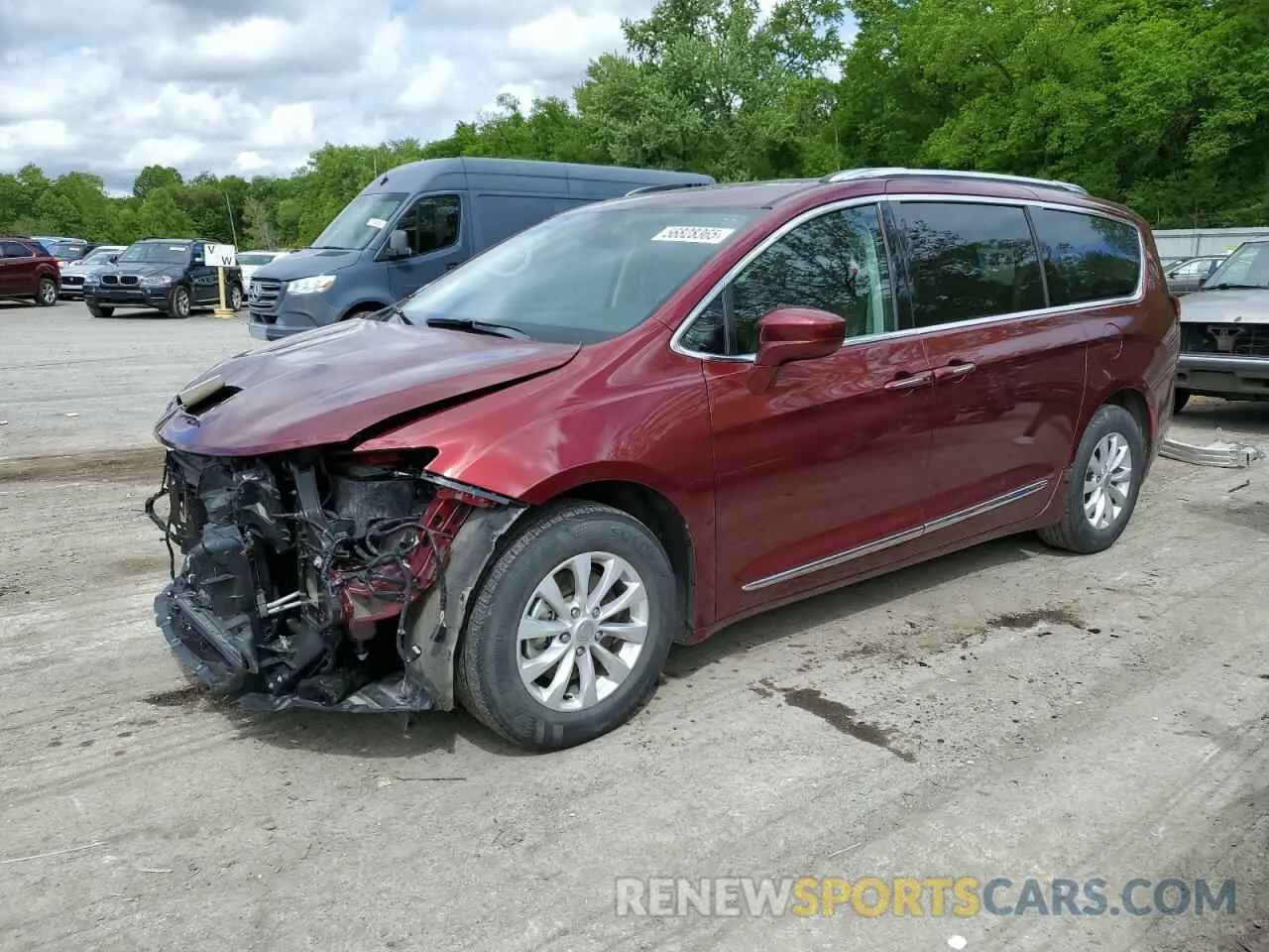 1 Photograph of a damaged car 2C4RC1BGXKR569591 CHRYSLER PACIFICA 2019