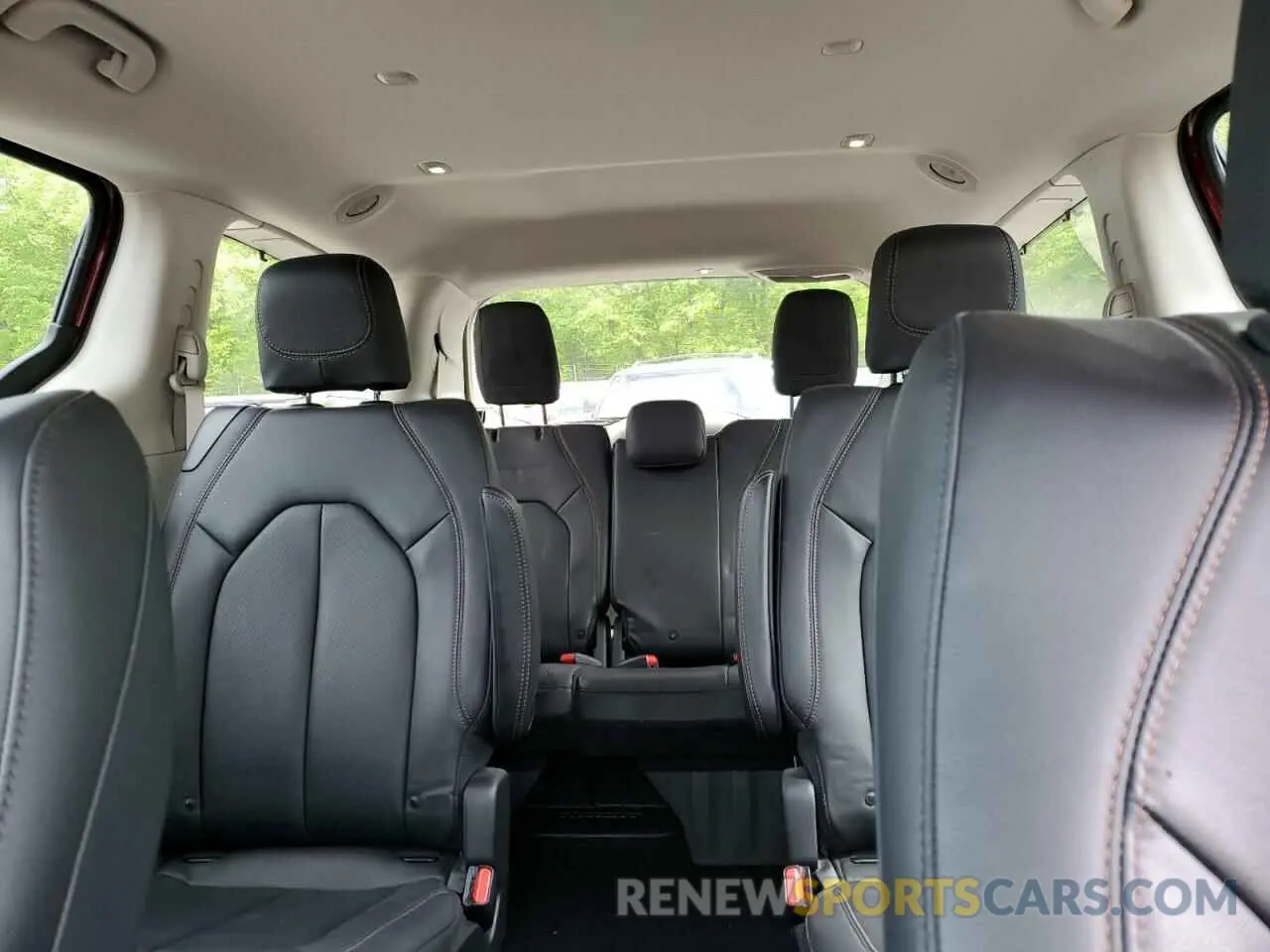 10 Photograph of a damaged car 2C4RC1BGXKR569591 CHRYSLER PACIFICA 2019
